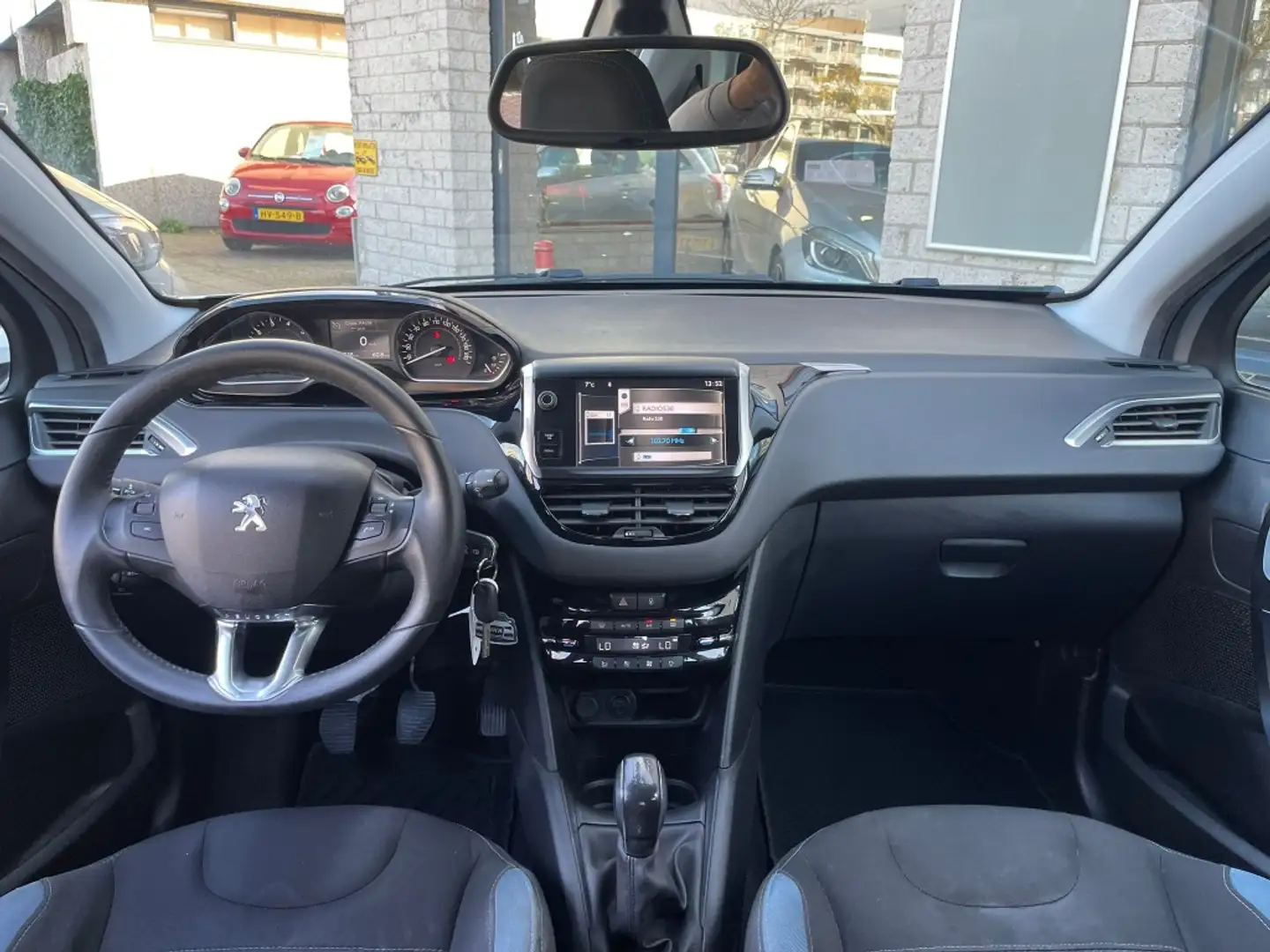 Peugeot 208 1.4 VTi Allure 5Drs Beurt Airco Nw Apk Zwart - 2