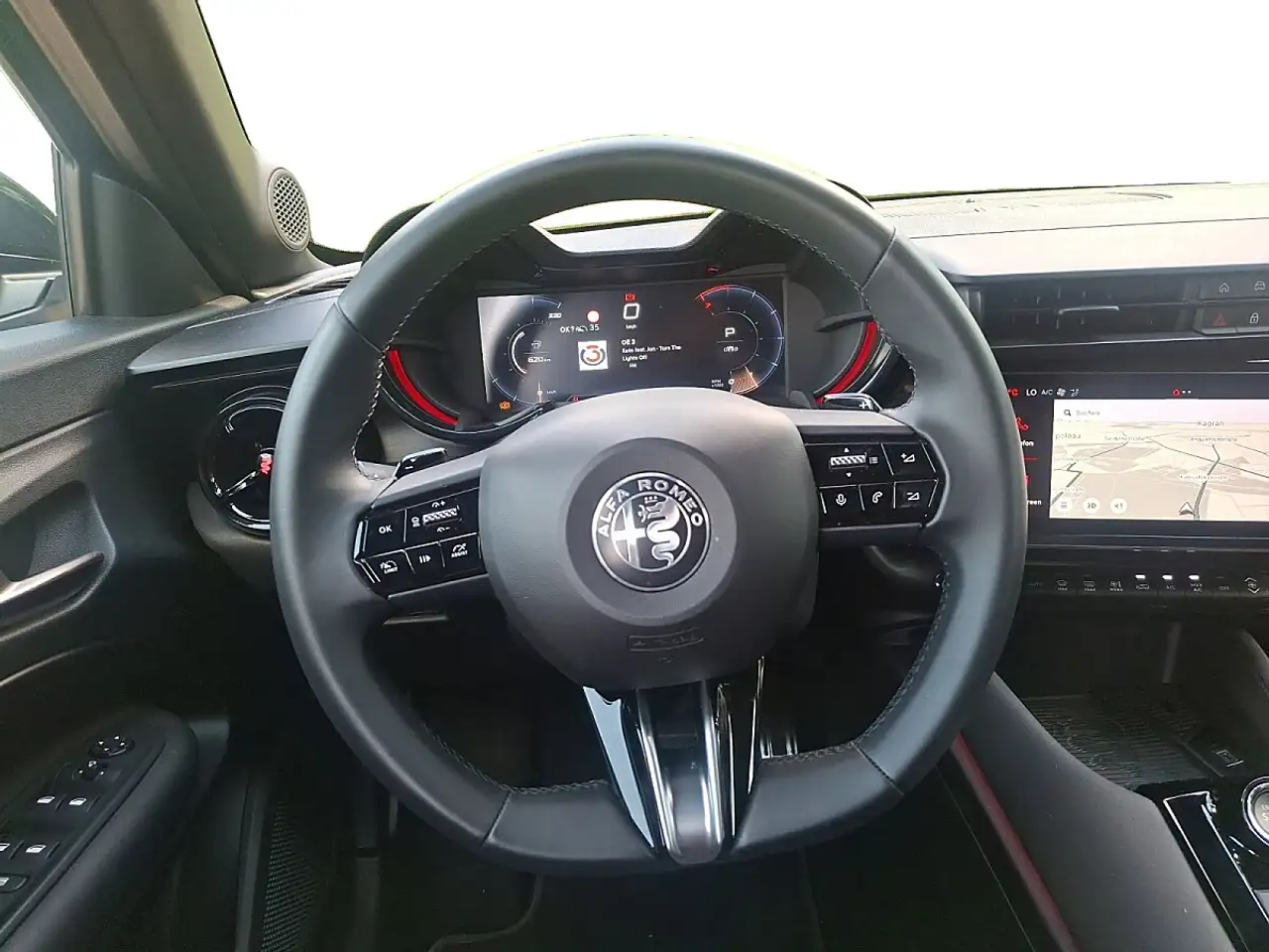 Alfa Romeo Junior 2025 — фото 13