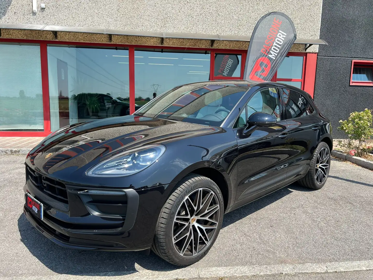 Porsche Macan Macan I 2022 2.0 265cv pdk Чорний - 1