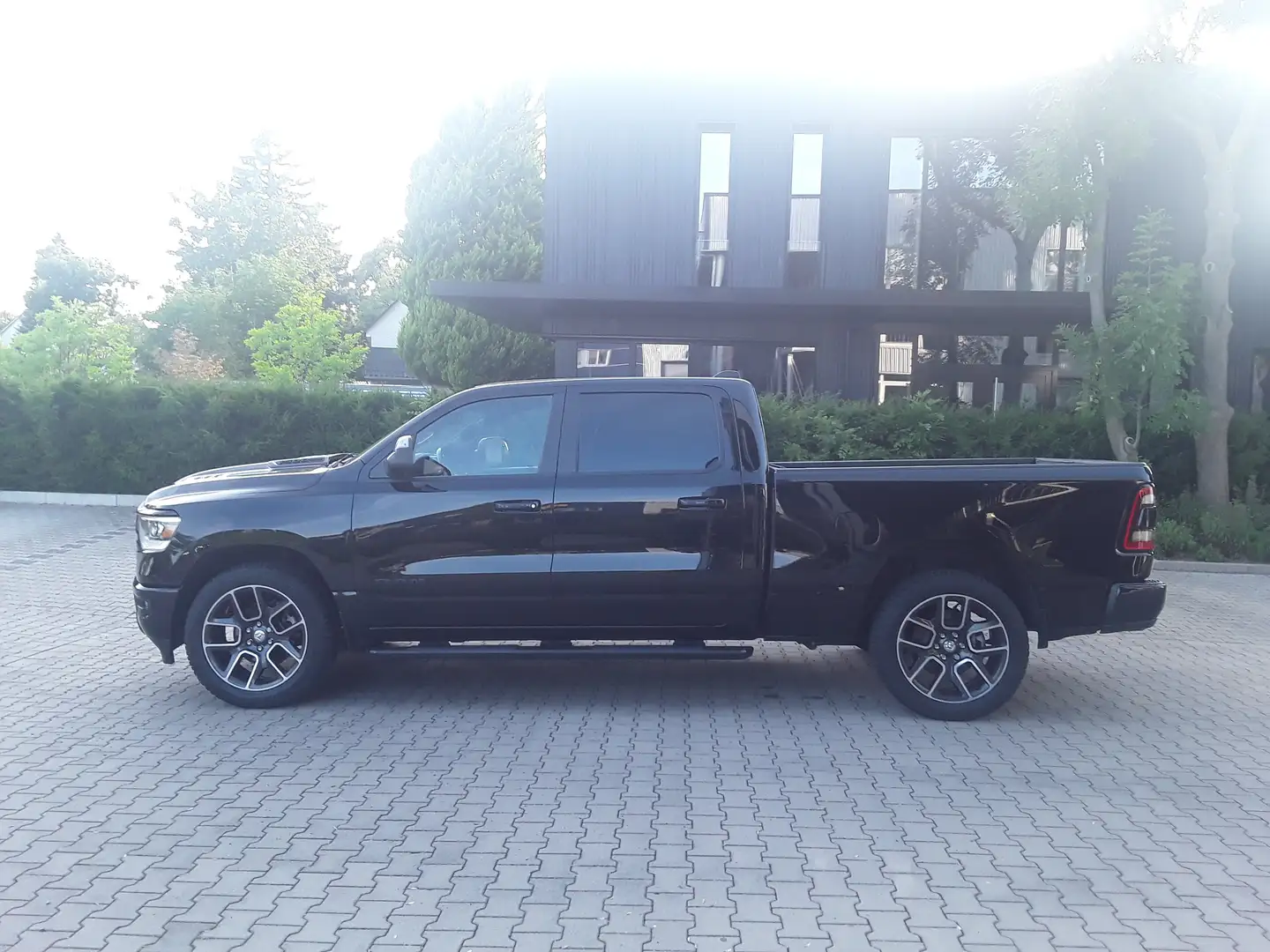 Dodge RAM Sport 1500 Long 5,7 Hemi V8 AHK Schwarz - 1