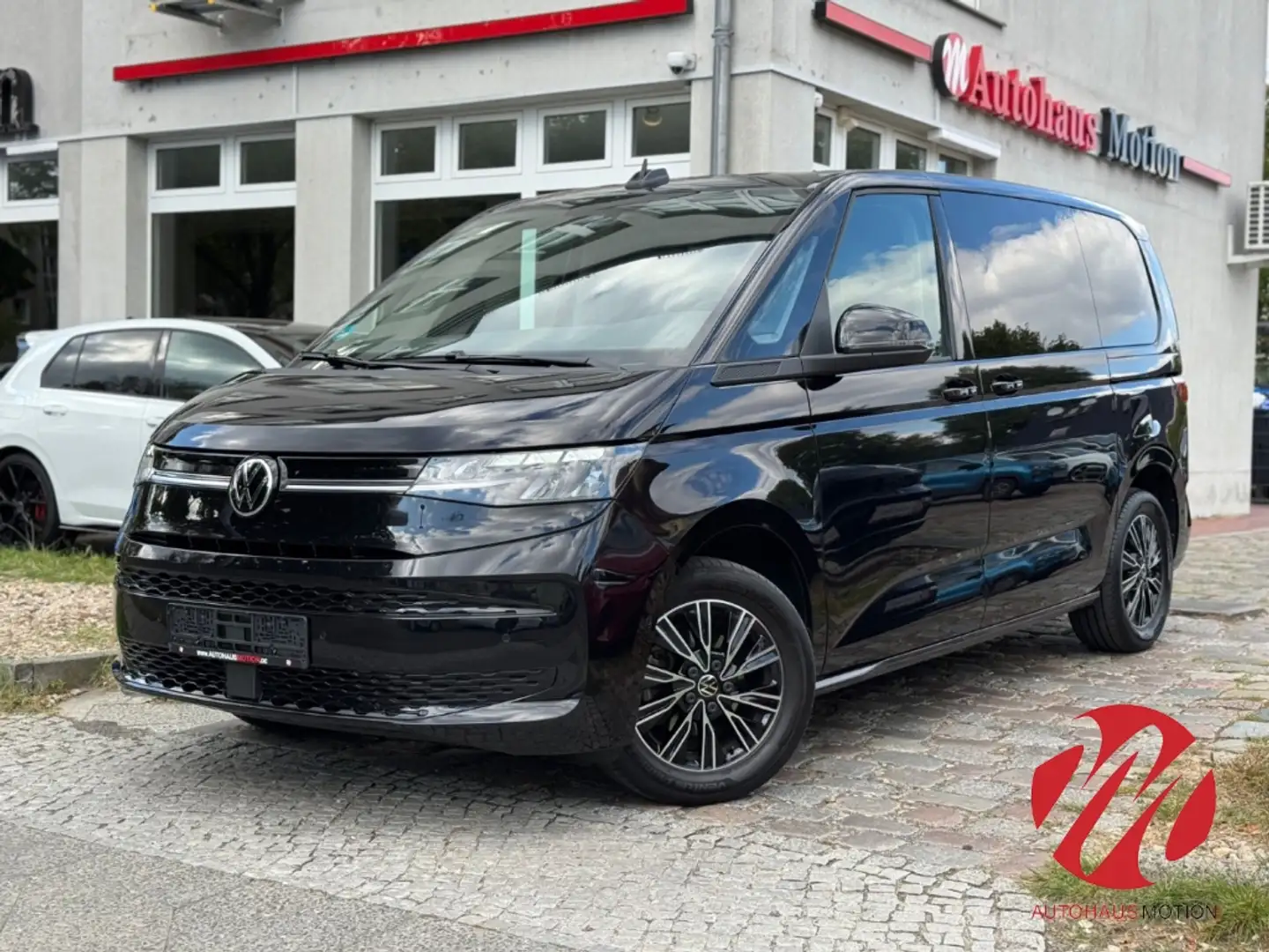Volkswagen T7 Multivan Life 2.0 TDI Easy Open Navi Kamera LED El. Heckkla Schwarz - 2