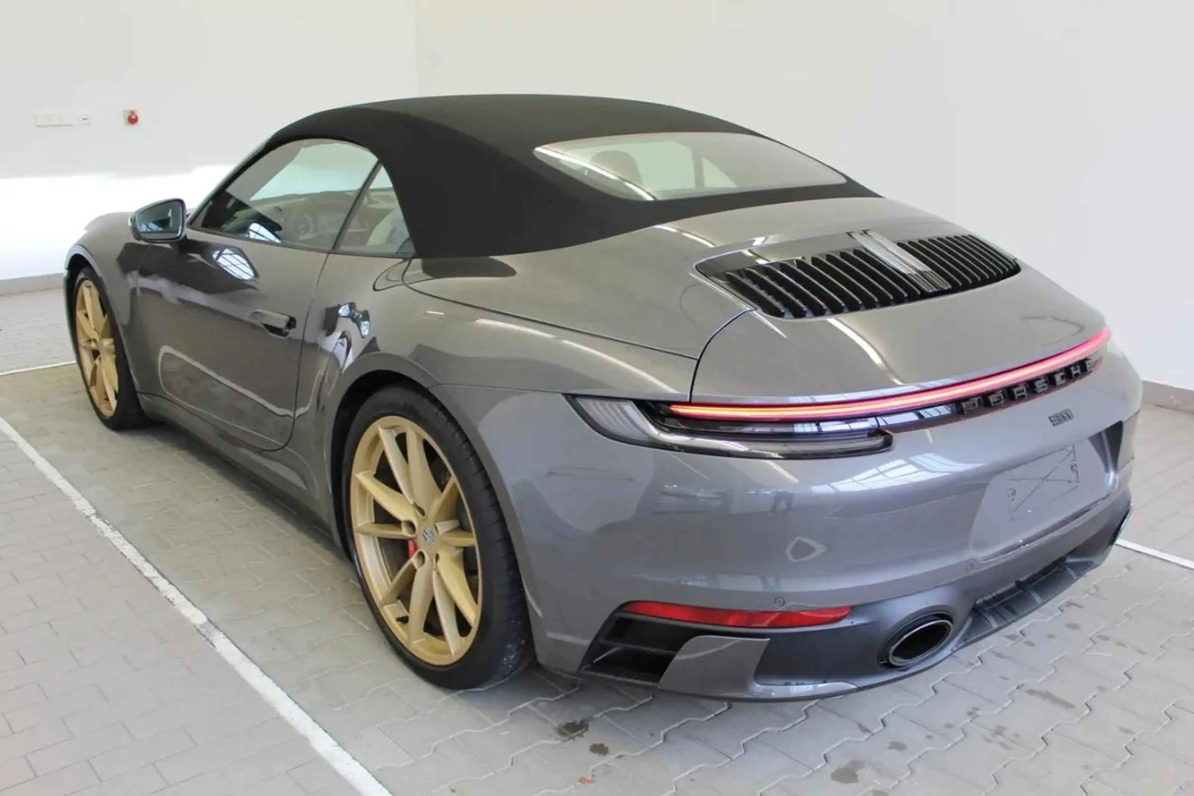 Porsche 992 911 Carrera S Cabrio PDLS+ BOSE ParkAssist — photo 2