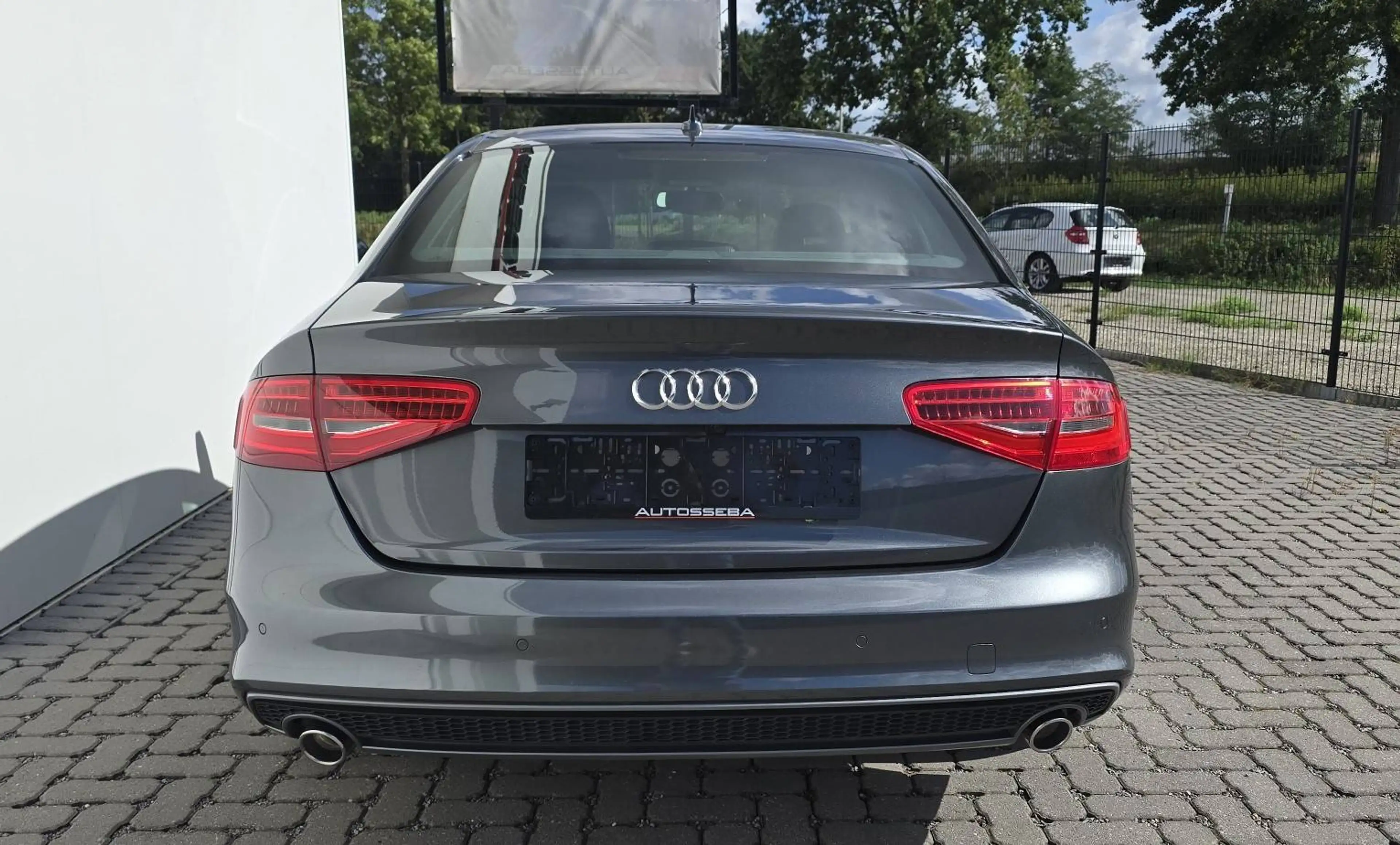Audi A4 A4 3.0 TDi V6 S line — photo 4