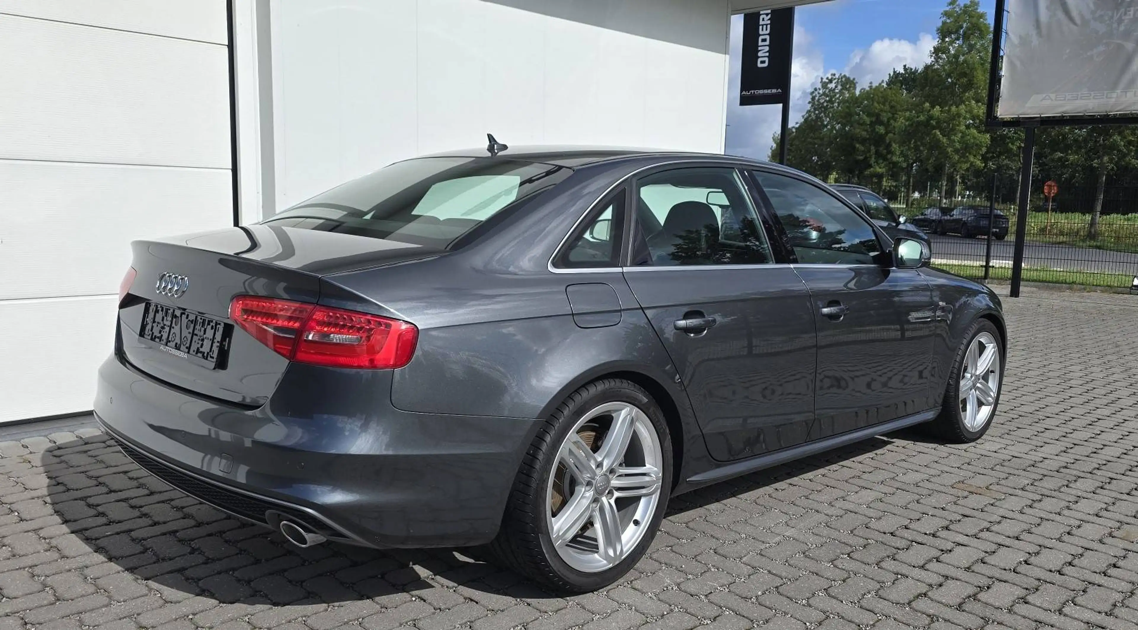 Audi A4 A4 3.0 TDi V6 S line — photo 3