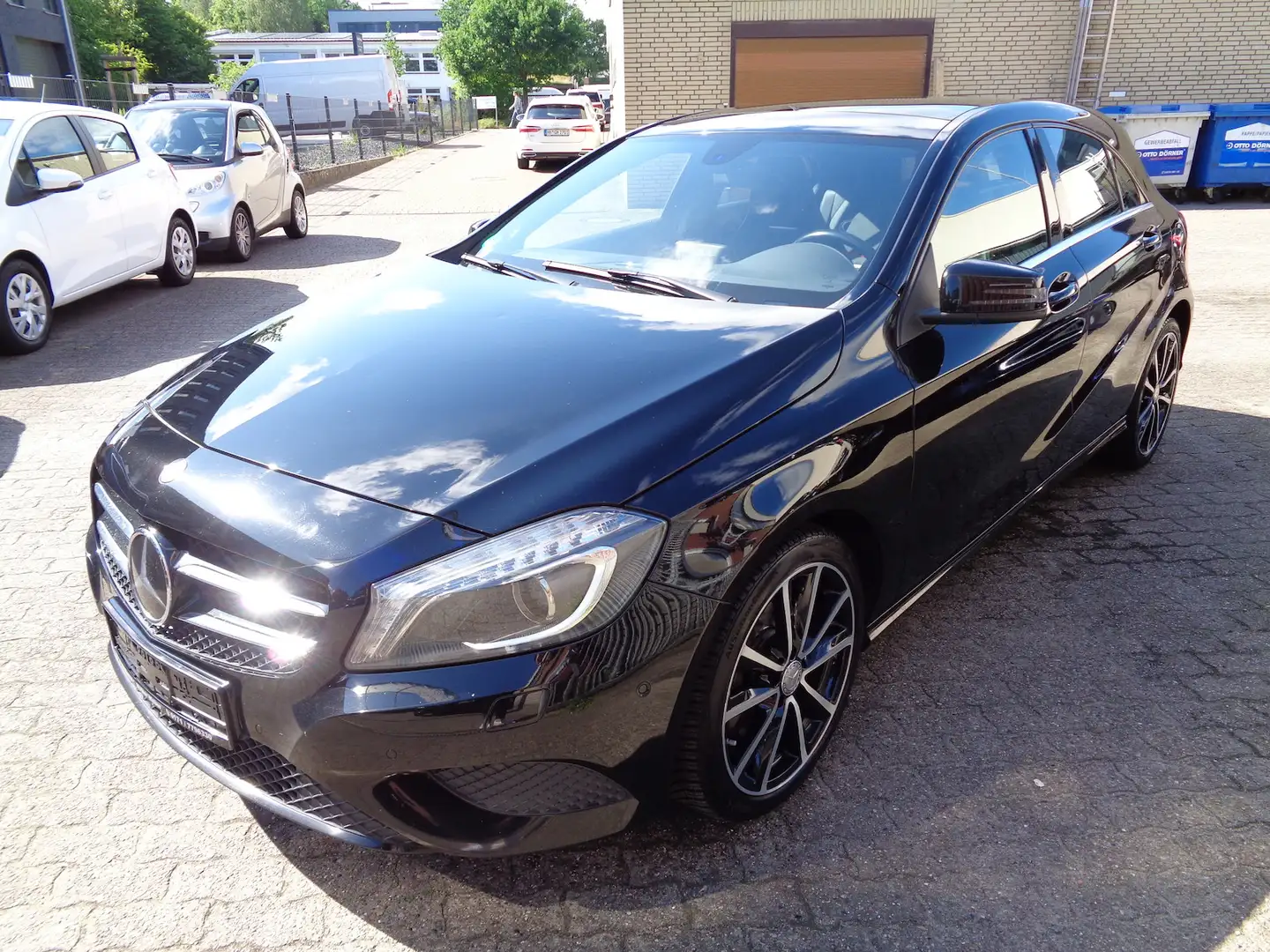 Mercedes-Benz A 180 A 180, Panorama, Navi, PDC, SHZ Negro - 2