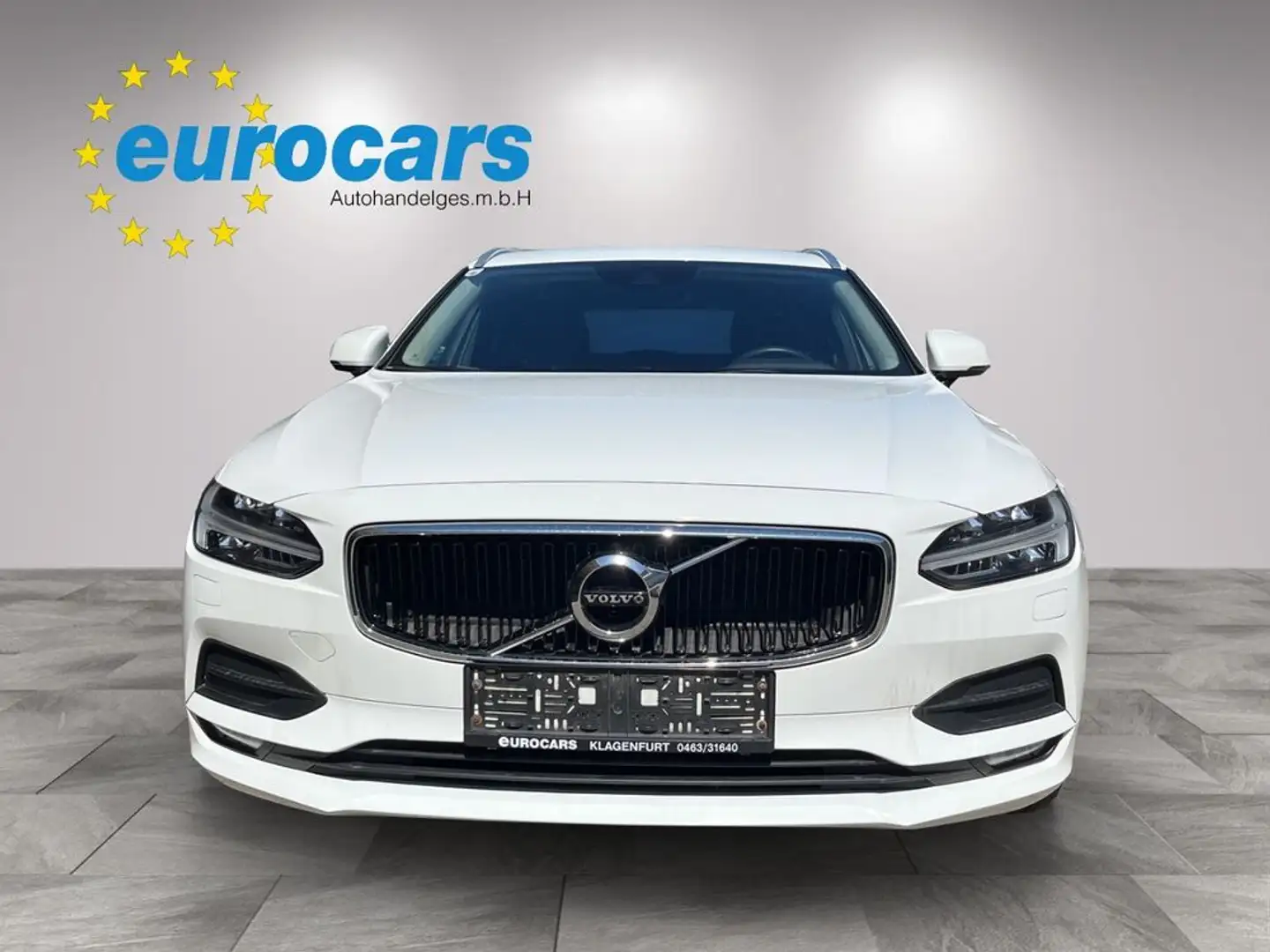 Volvo V90 D5 AWD Momentum Geartronic Biały - 2