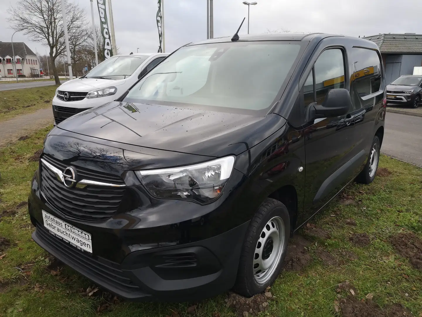 Opel Combo Selection L1H1 - Parkpilot hinten, Radio-Bluetooth Černá - 1