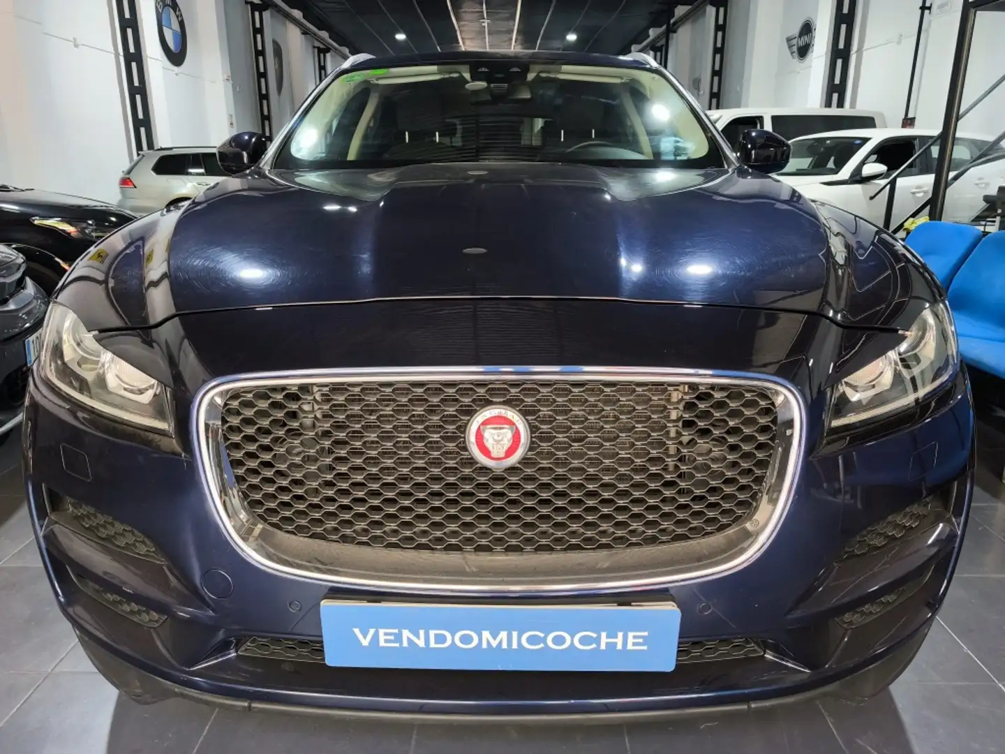 Jaguar F-Pace 2.0i4D Portfolio Aut. RWD 180 Blau - 1