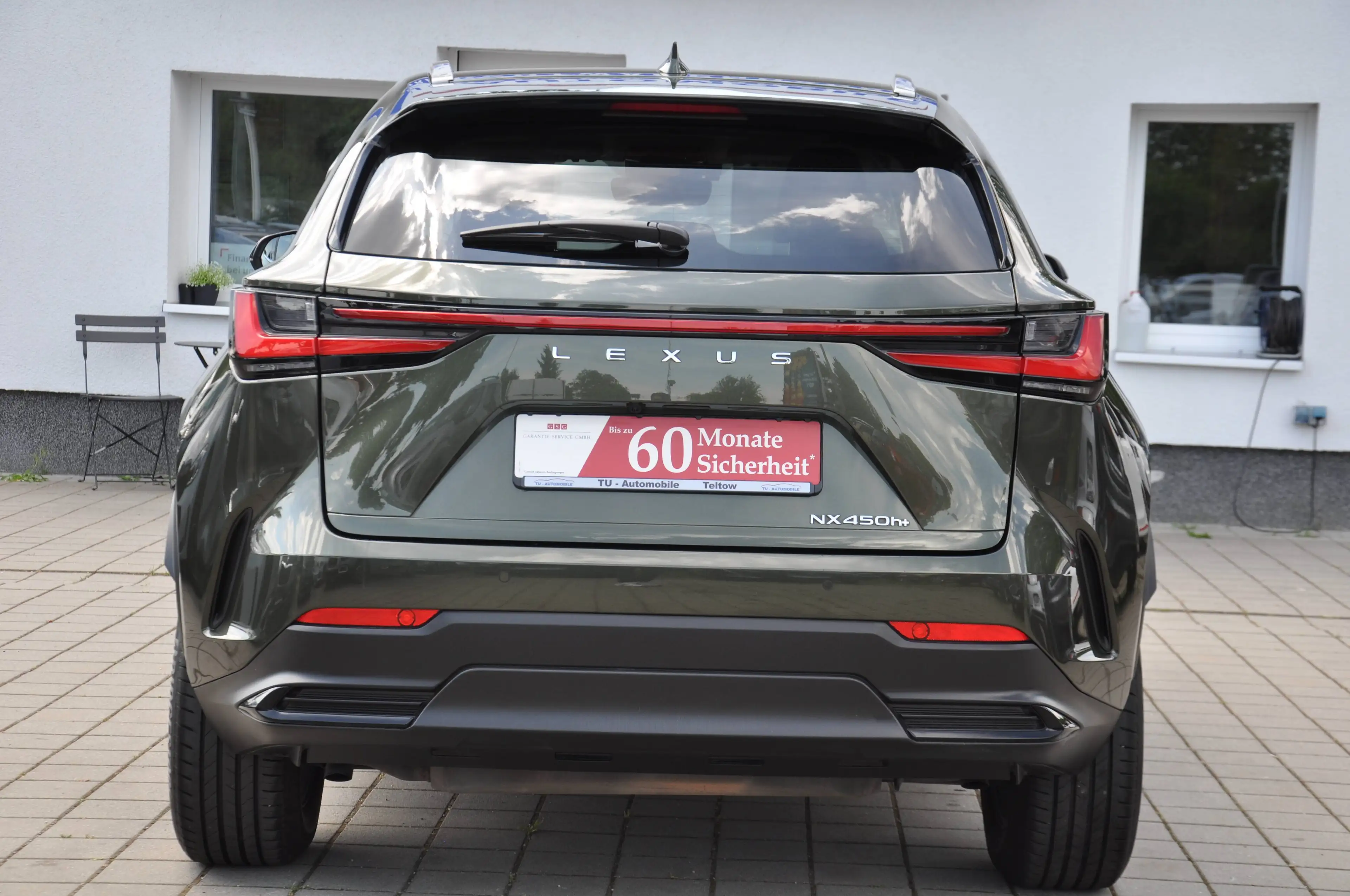 Lexus NX 450h+ 450 h E-Four NAVI-LEDER-360°-LED-ACC-8FACH-SITZKLIMA-SHZ HINTEN-LENKRADHZ-NAVI-ERSTE HAND-UNFALLFREI — photo 8