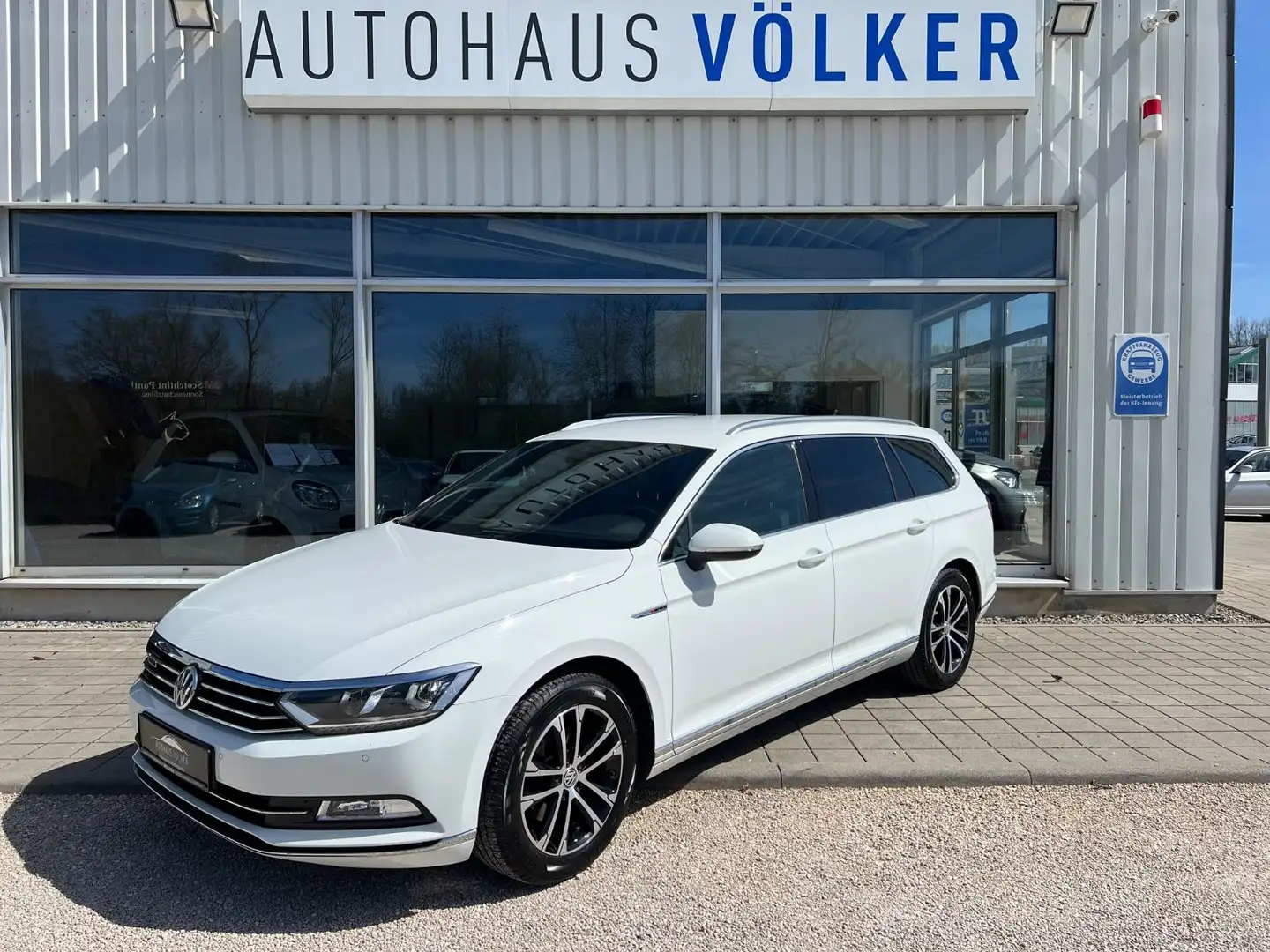 Volkswagen Passat Variant Highline+4Motion+DSG+AHK+Massage+ Wit - 1