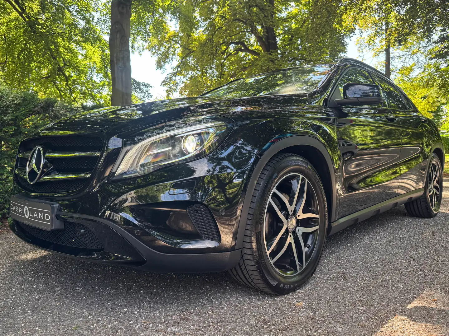 Mercedes-Benz GLA 180 Ambition Zwart - 1