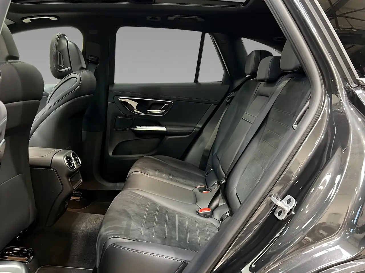 Mercedes-Benz GLC 220 d 4M AMG+DIGITAL+Ambi+Pano+TotW+AHK+360° 9