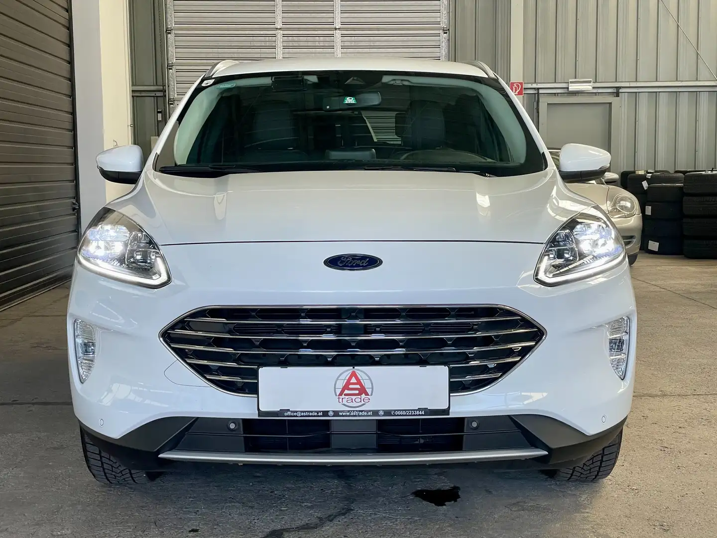 Ford Kuga Hybrid Titanium X*Aut*Taxi* Weiß - 2