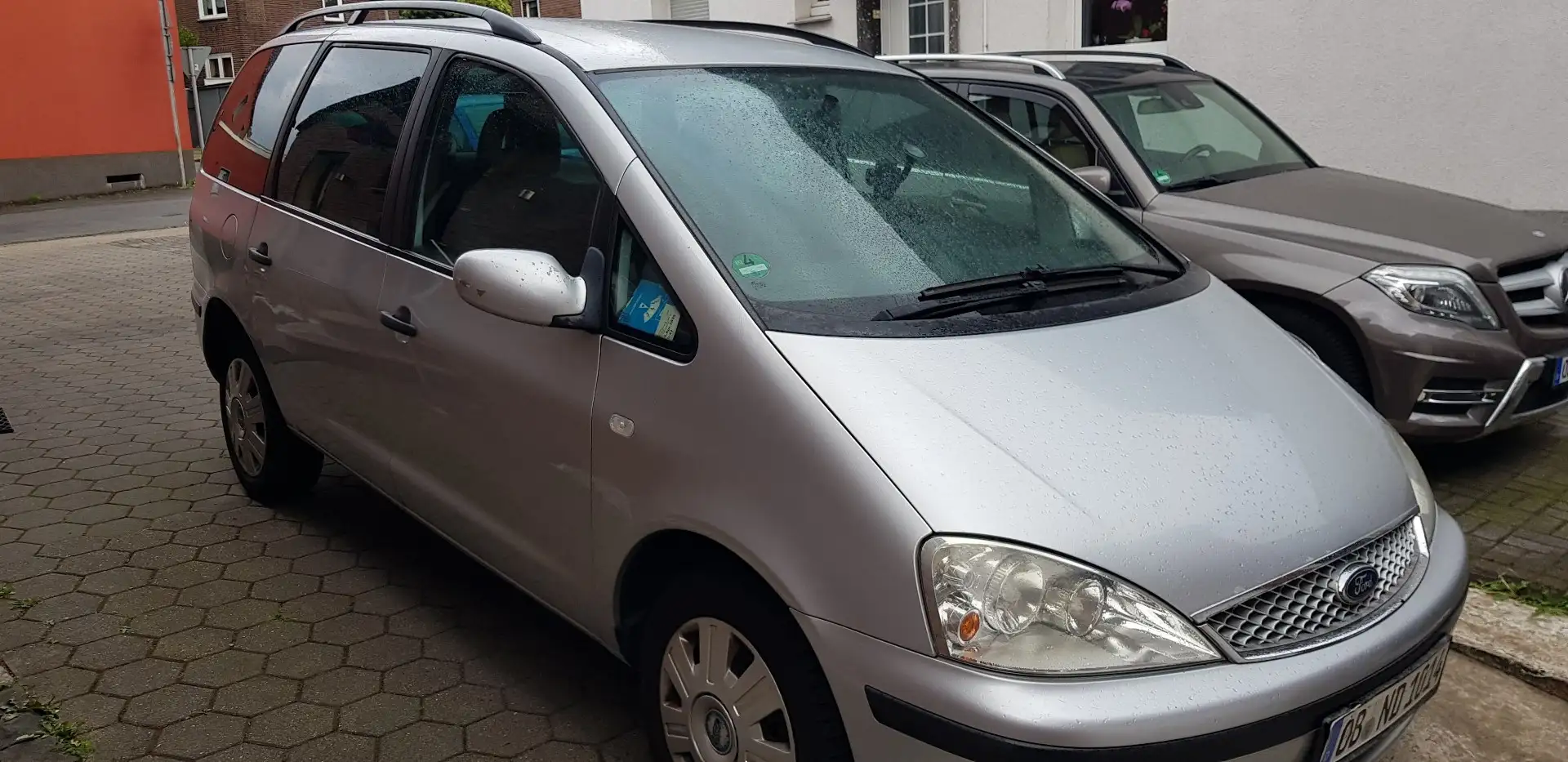 Ford Galaxy Plateado - 1
