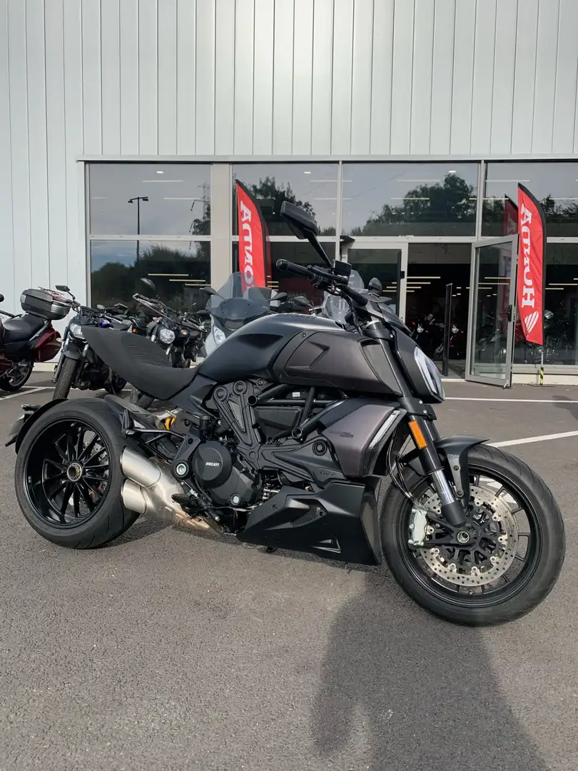 Ducati Diavel Negru - 1