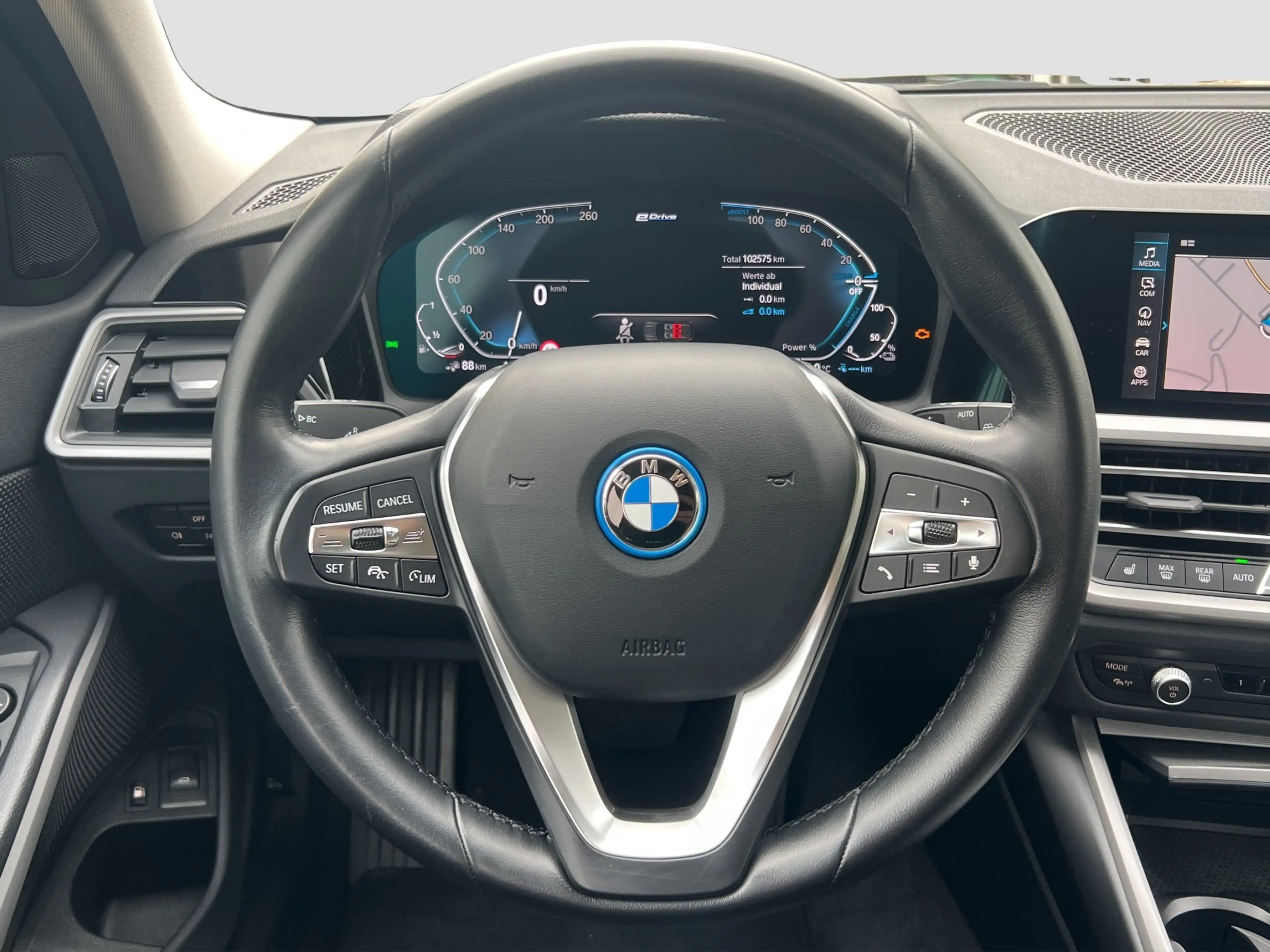 BMW 330 e Touring Advantage LED ACC StHzg HUD Hifi DAB — photo 13