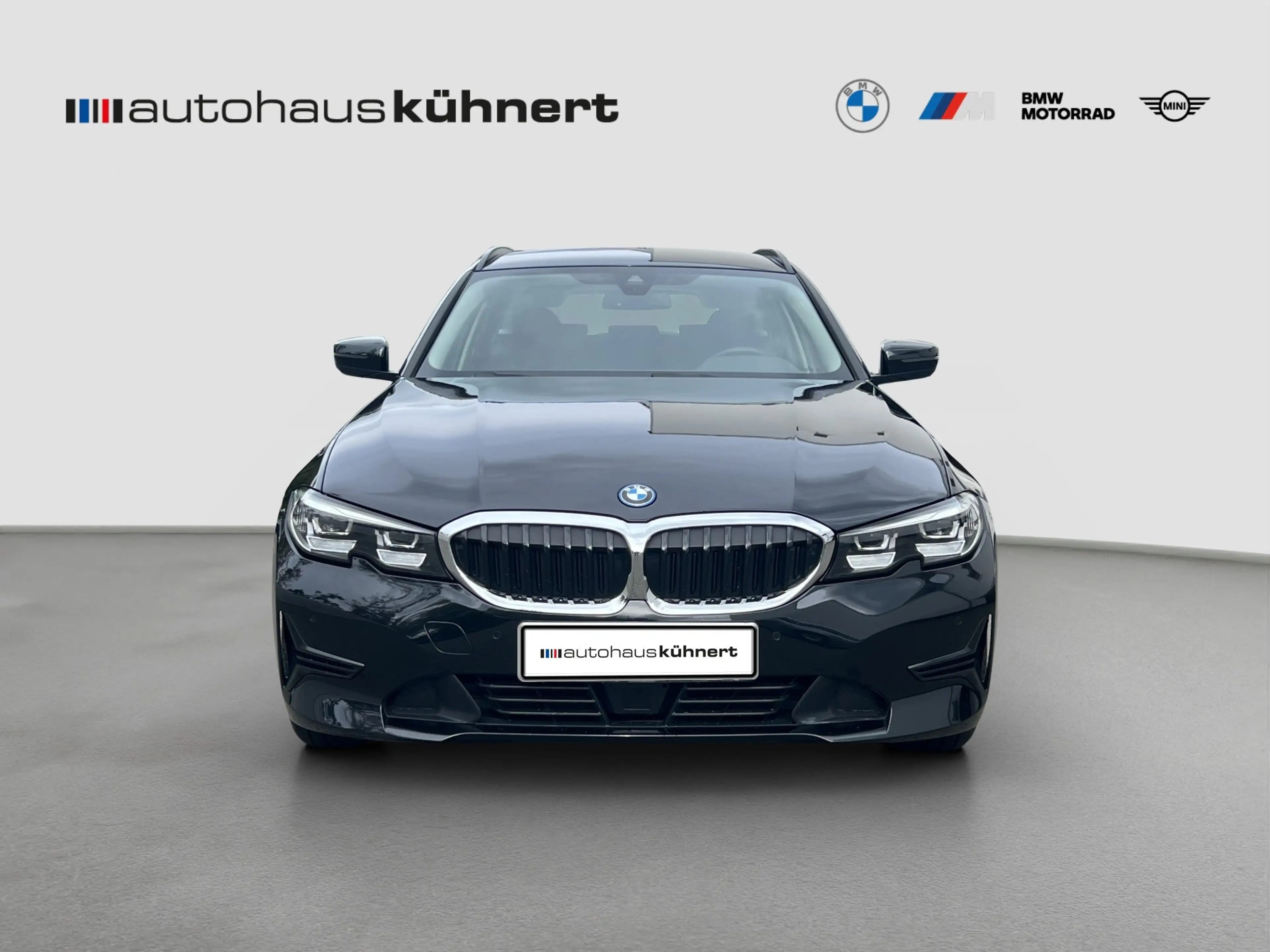 BMW 330 e Touring Advantage LED ACC StHzg HUD Hifi DAB — photo 3