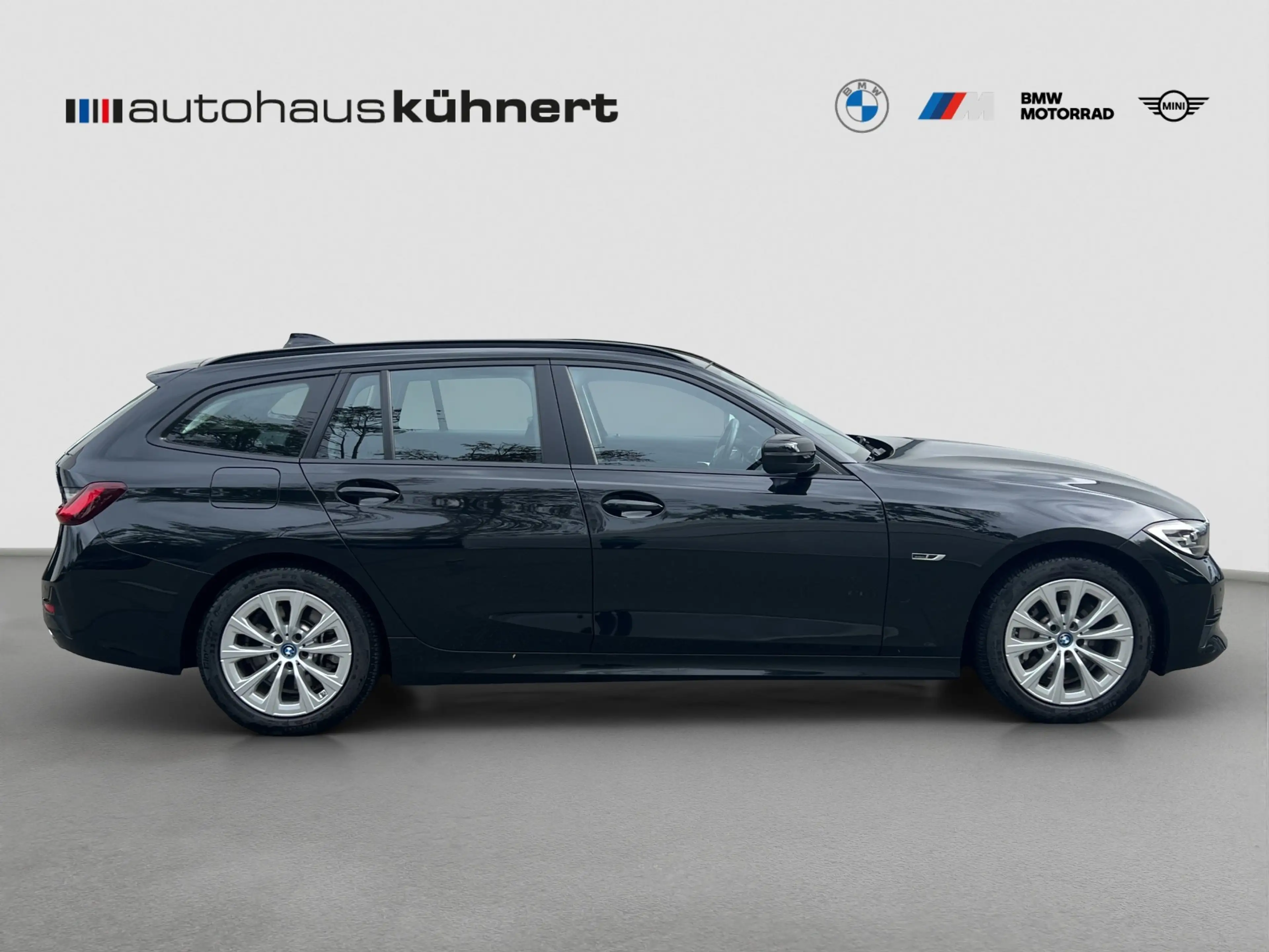 BMW 330 e Touring Advantage LED ACC StHzg HUD Hifi DAB — photo 8
