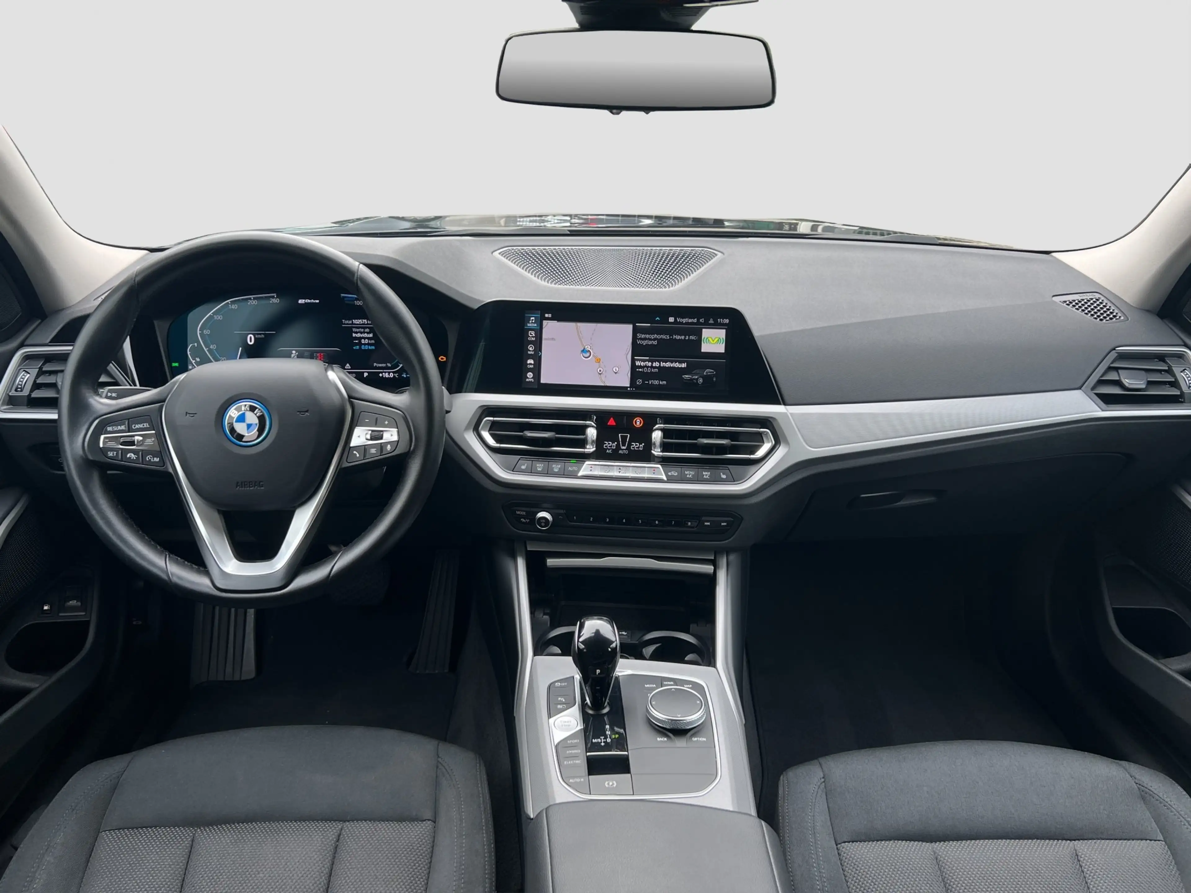 BMW 330 e Touring Advantage LED ACC StHzg HUD Hifi DAB — photo 12