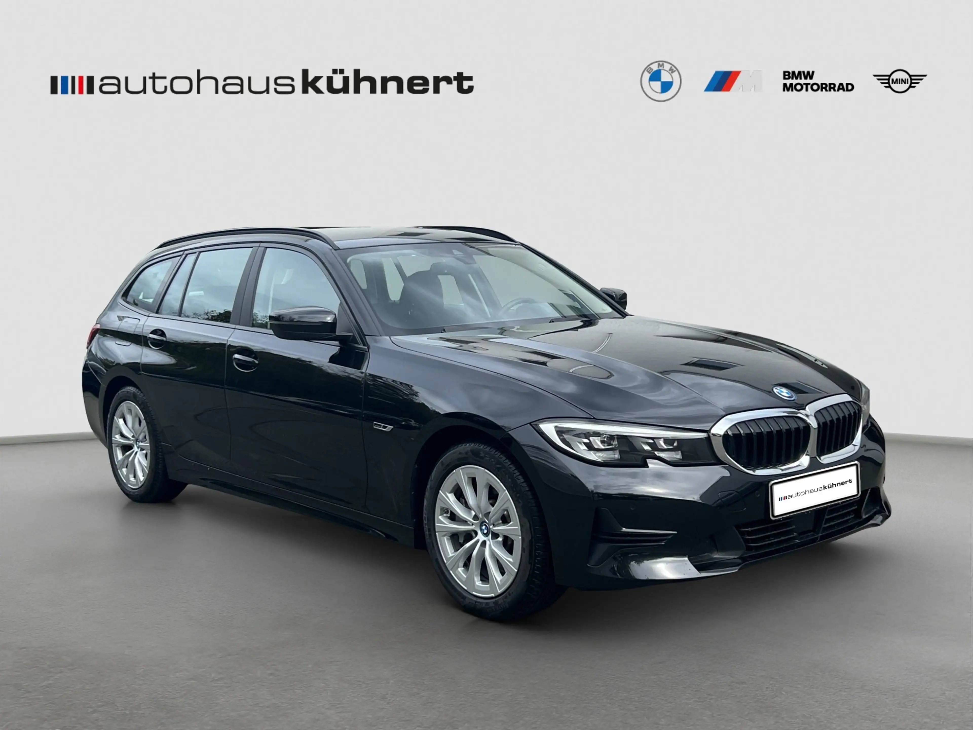 BMW 330 e Touring Advantage LED ACC StHzg HUD Hifi DAB — photo 9