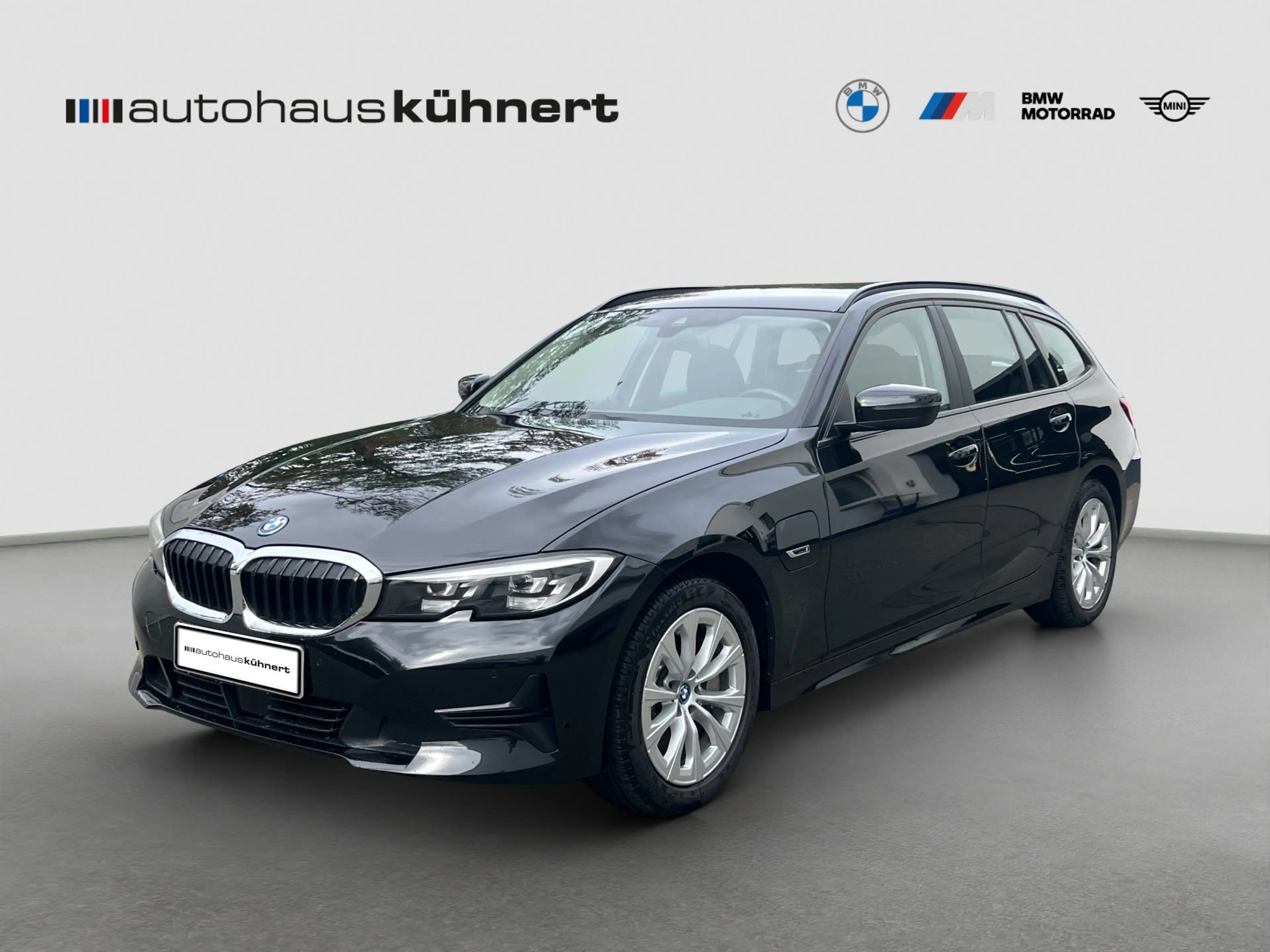 BMW 330 e Touring Advantage LED ACC StHzg HUD Hifi DAB — photo 2