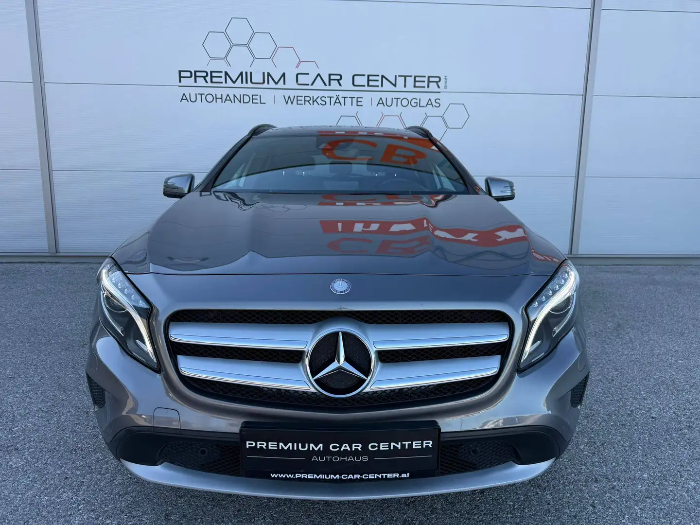 Mercedes-Benz GLA 200 GLA 200 CDI 4MATIC / LED / TEILLEDER / SITZHZG. Grau - 2
