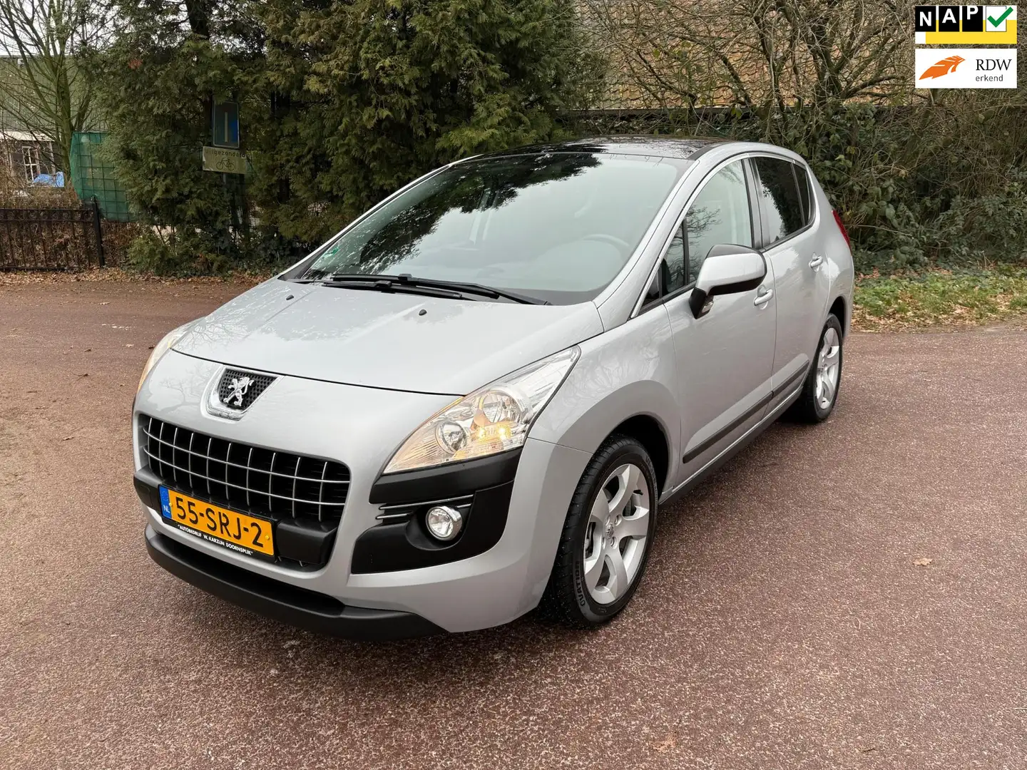 Peugeot 3008 1.6 VTi ST / Navi / Airco / NAP / Apk / Aux / PDC Grau - 1