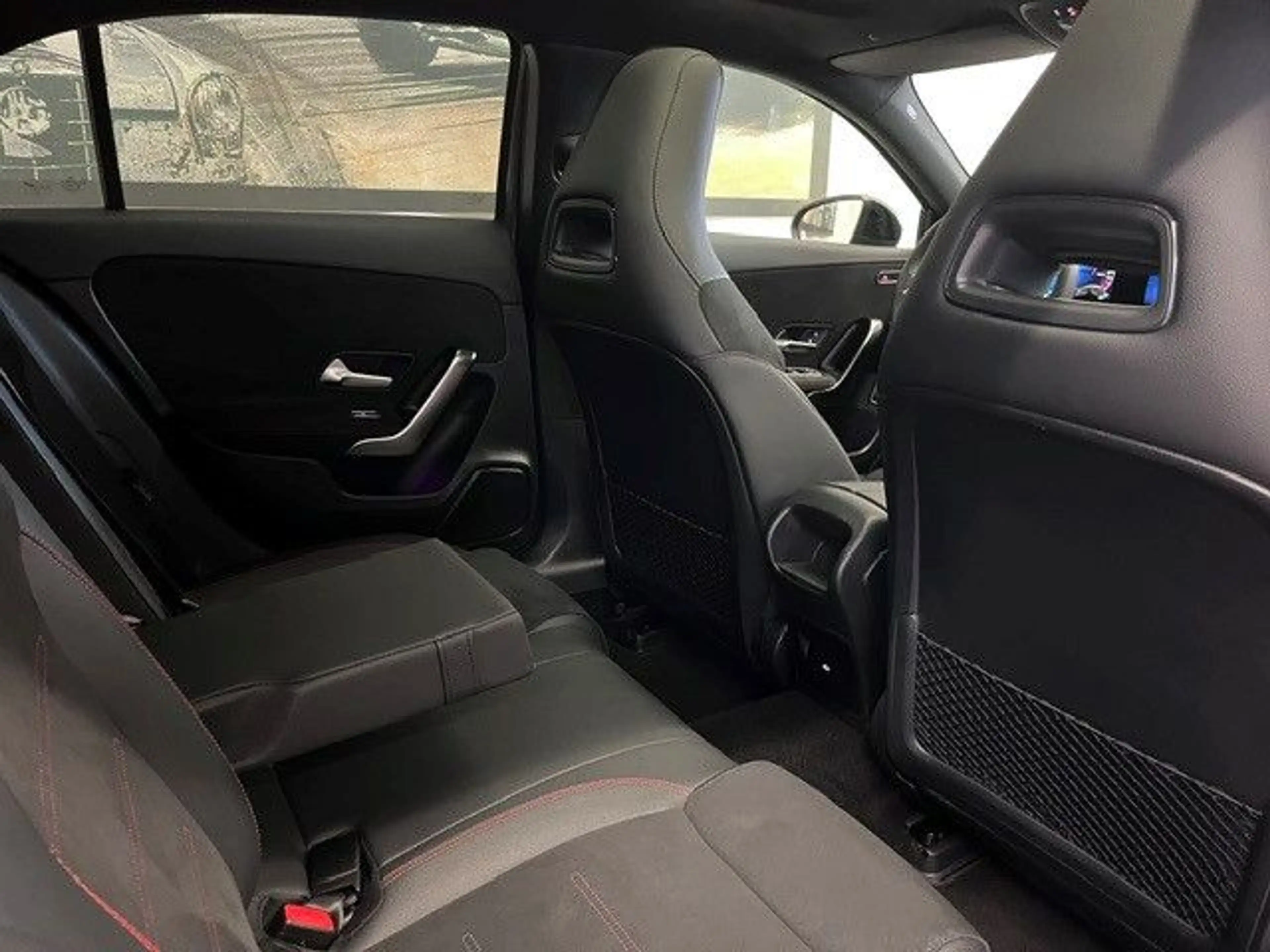 Mercedes-Benz A 250 e AMG-Line Panorama Distronic Keyless Go — photo 10