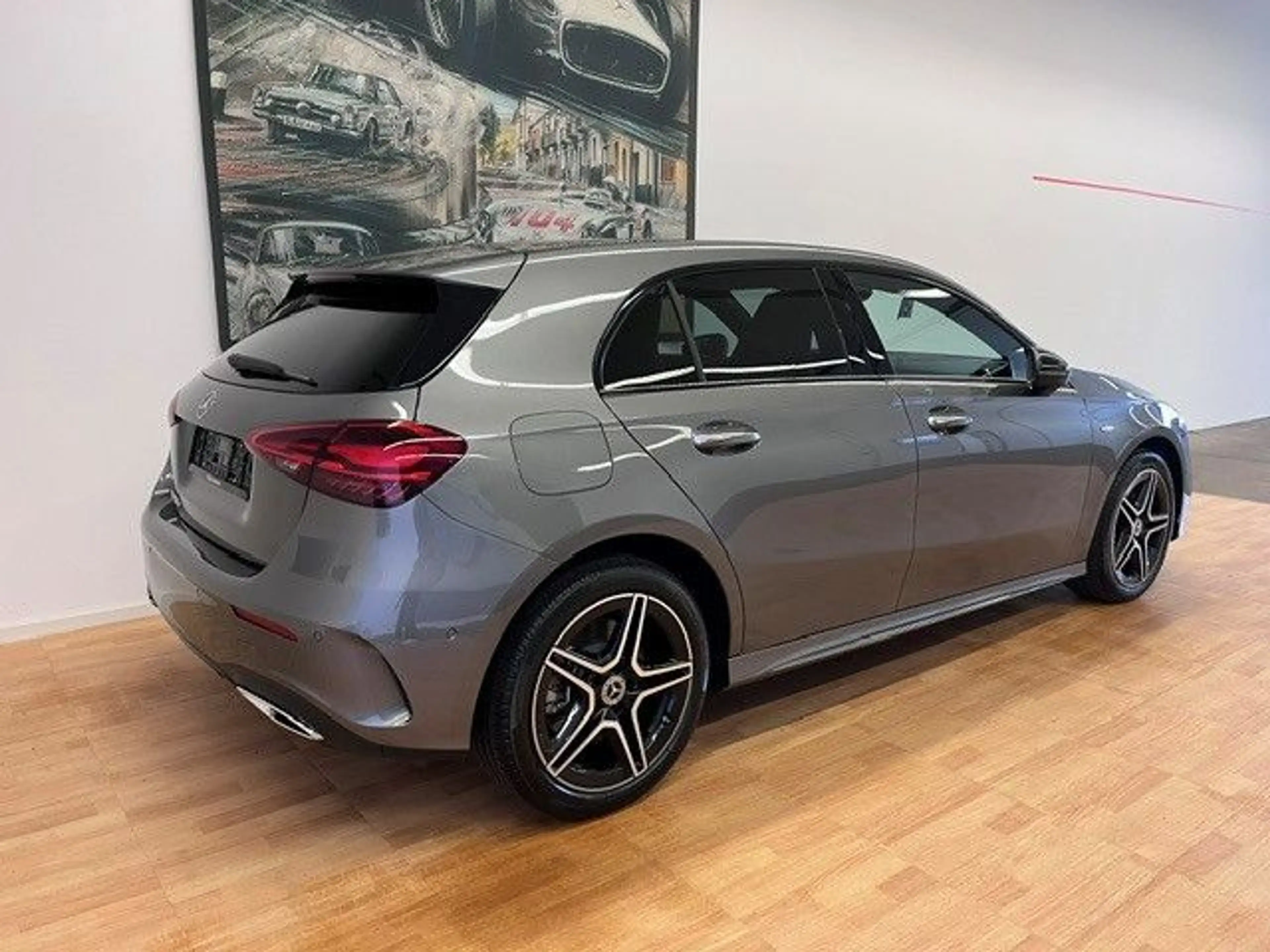 Mercedes-Benz A 250 e AMG-Line Panorama Distronic Keyless Go — photo 2