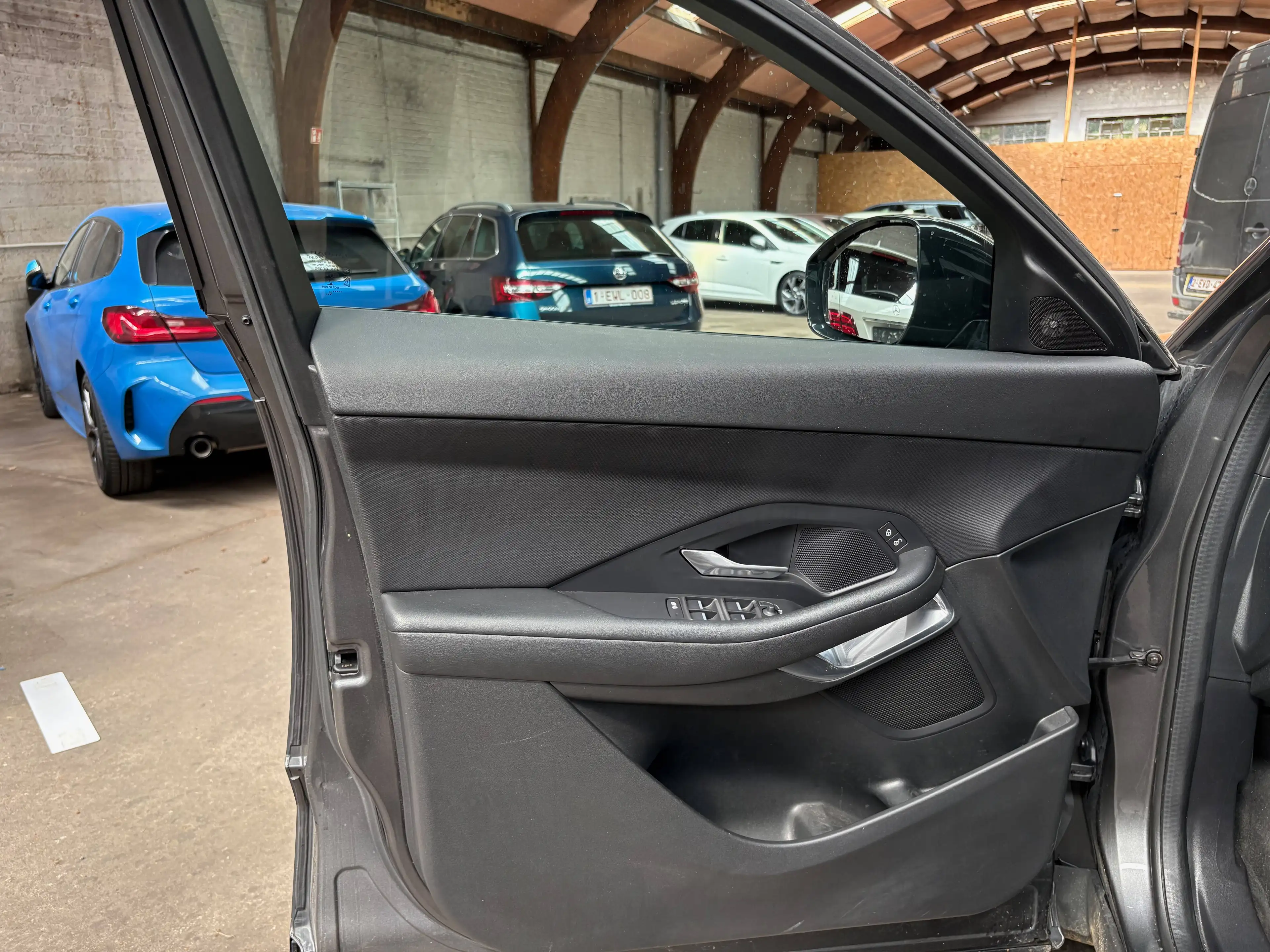 Jaguar E-Pace 2.0 D / @SERVICARS WAREMME / CAMERA / CARPLAY / LED / GARANTIE 12 MOIS — photo 7