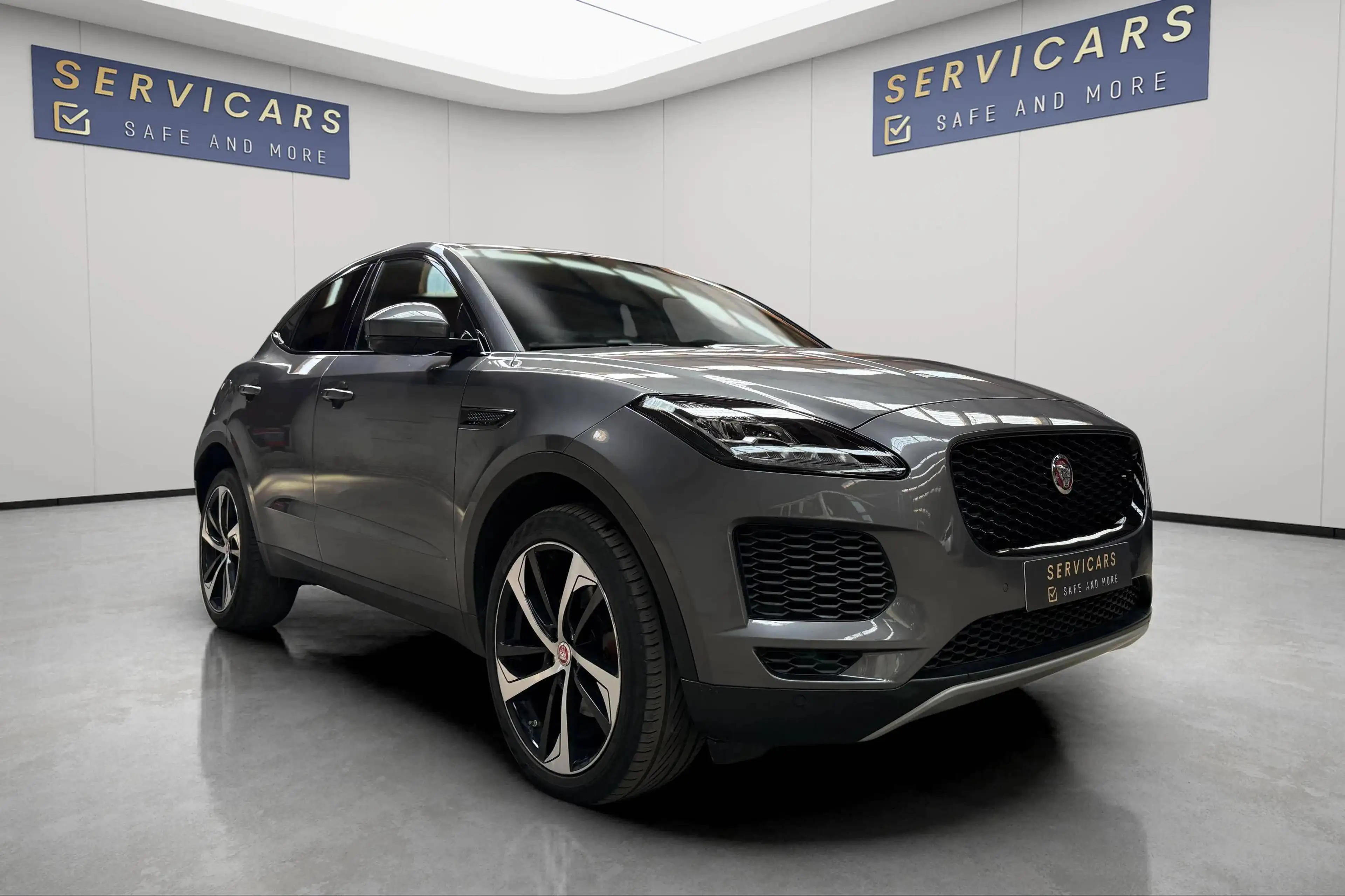 Jaguar E-Pace 2.0 D / @SERVICARS WAREMME / CAMERA / CARPLAY / LED / GARANTIE 12 MOIS — photo 3