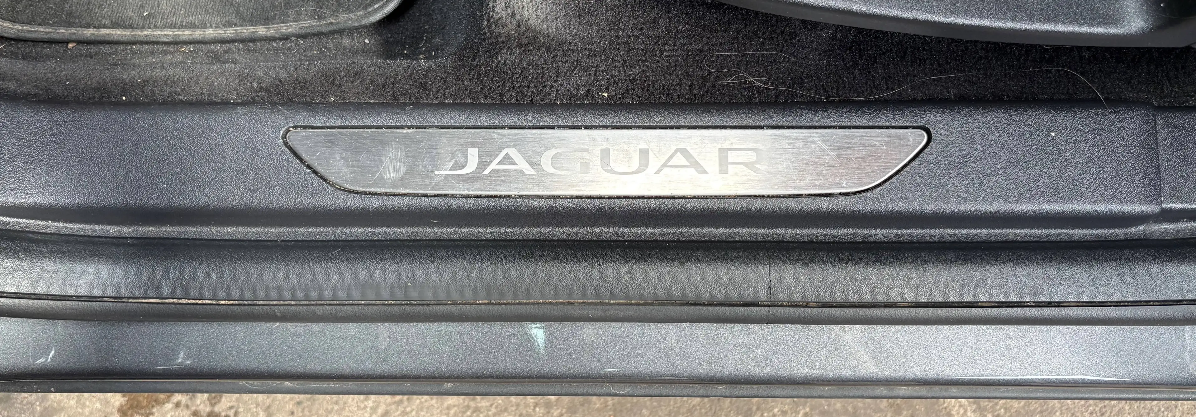 Jaguar E-Pace 2.0 D / @SERVICARS WAREMME / CAMERA / CARPLAY / LED / GARANTIE 12 MOIS — photo 9