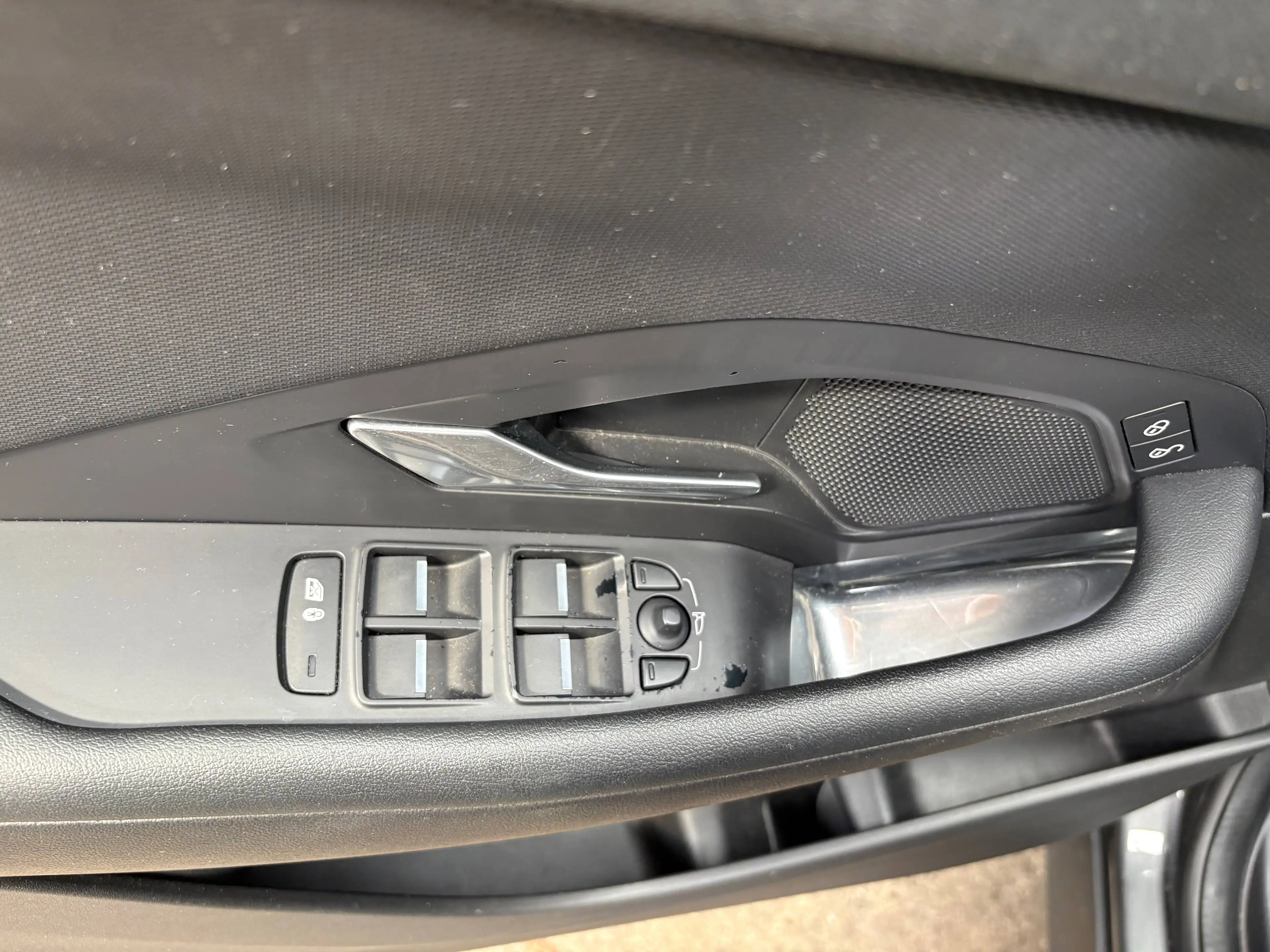 Jaguar E-Pace 2.0 D / @SERVICARS WAREMME / CAMERA / CARPLAY / LED / GARANTIE 12 MOIS — photo 8
