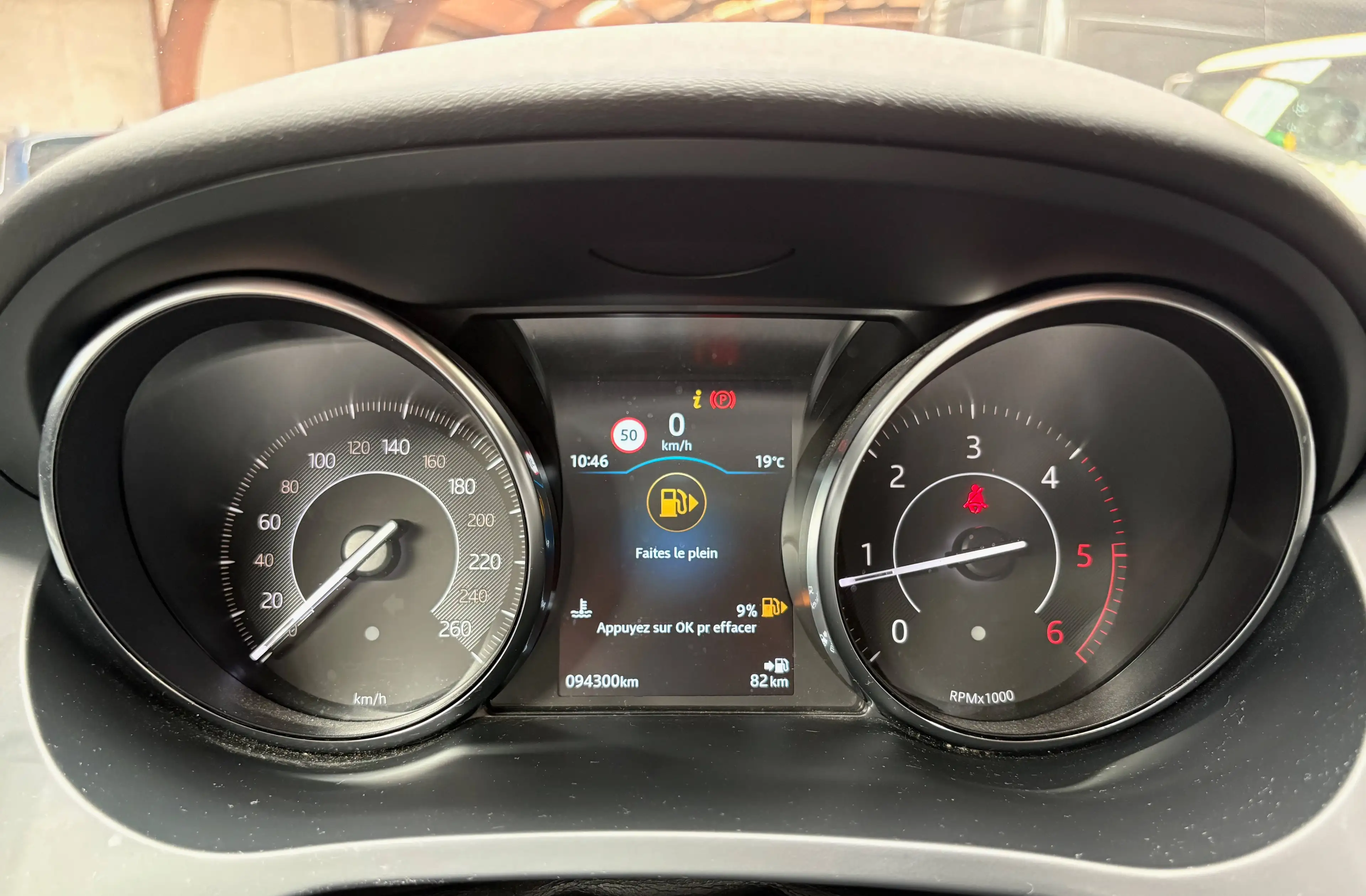 Jaguar E-Pace 2.0 D / @SERVICARS WAREMME / CAMERA / CARPLAY / LED / GARANTIE 12 MOIS — photo 12