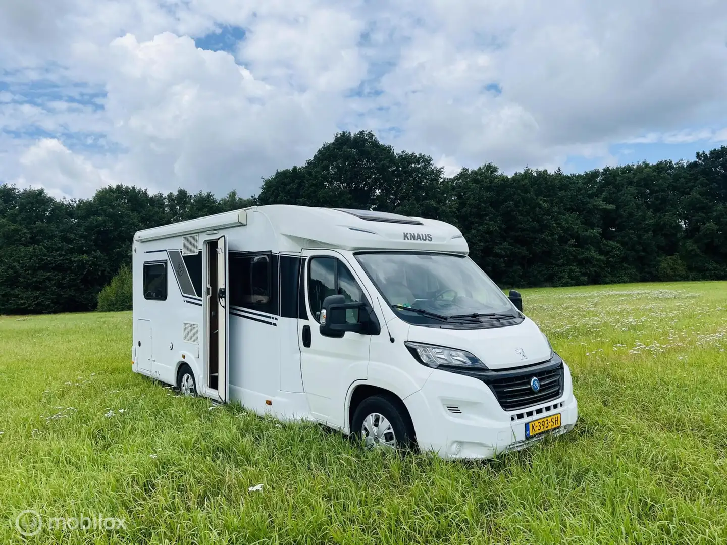 Knaus MAIN CAMP T 700 0F Dak airco / Frans bed / He Wit - 2