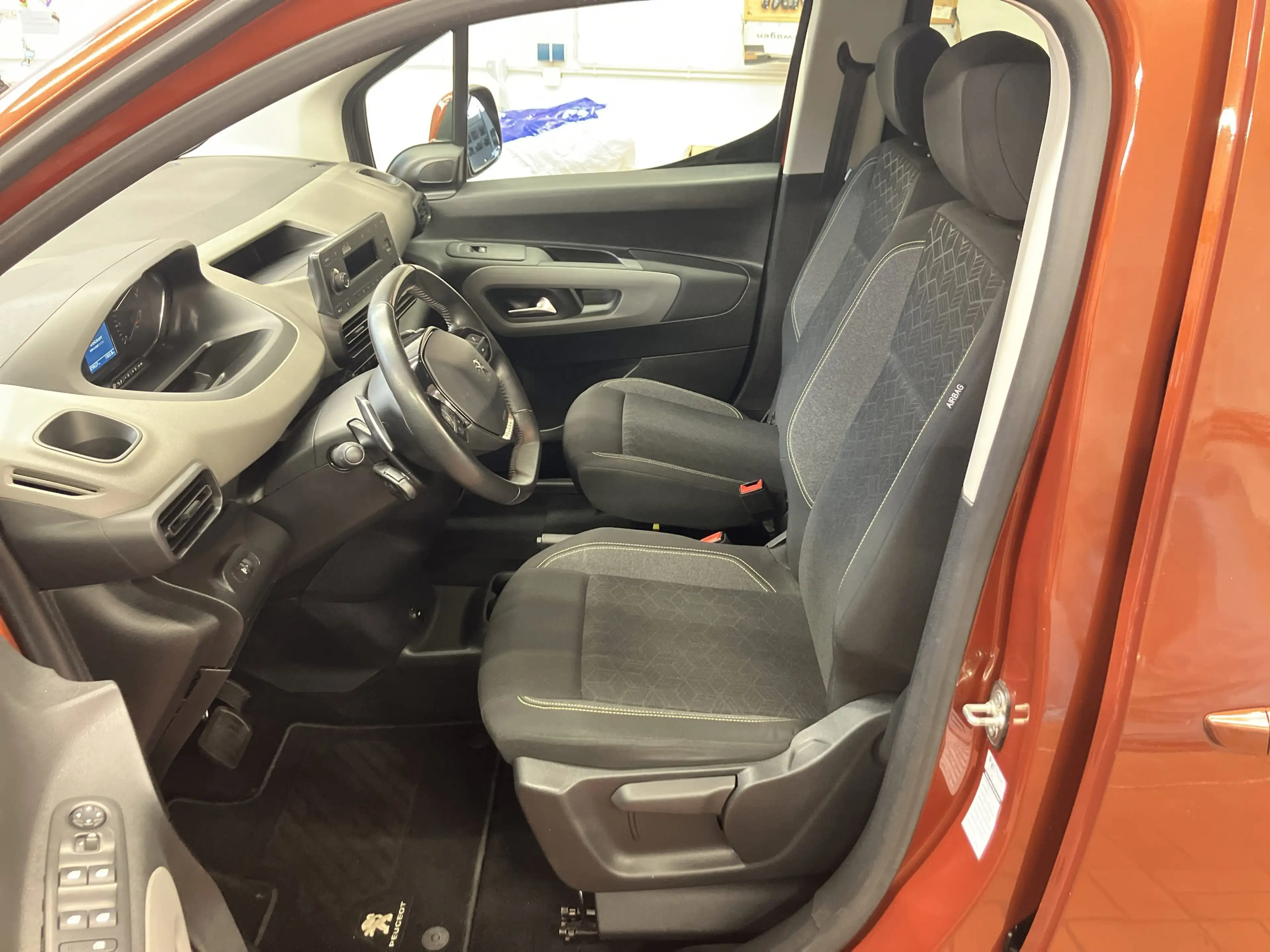 Peugeot Rifter 1.5 BlueHDi 130 L1 Active PDC+AUT+SpurH — photo 7