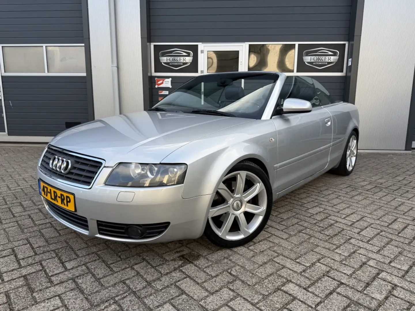 Audi A4 Cabriolet 3.0 V6 Exclusive Automaat Leer Stoelverw Grijs - 1