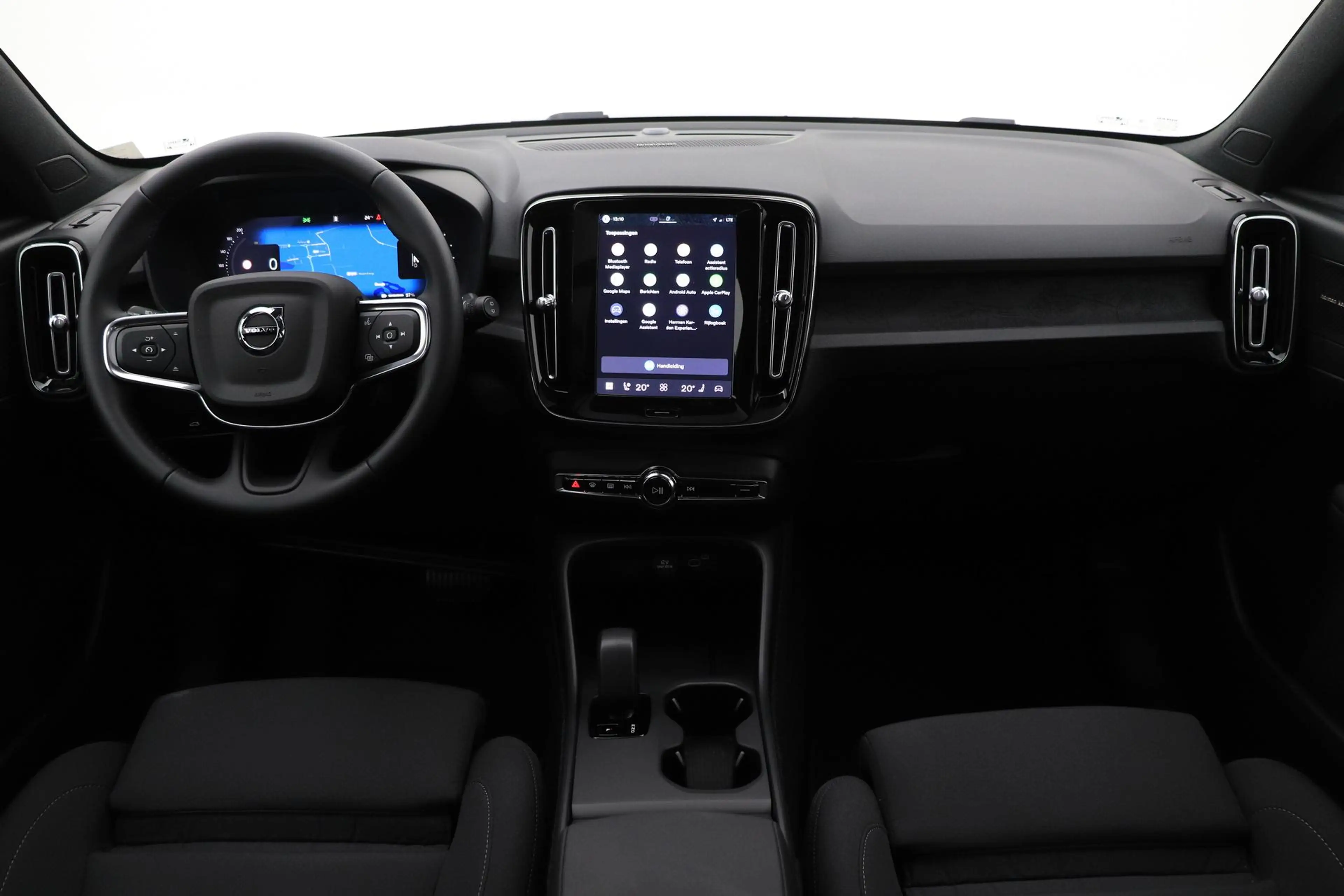 Volvo EX40 Single Motor Extended Range Plus Black Edition | 8 — photo 4