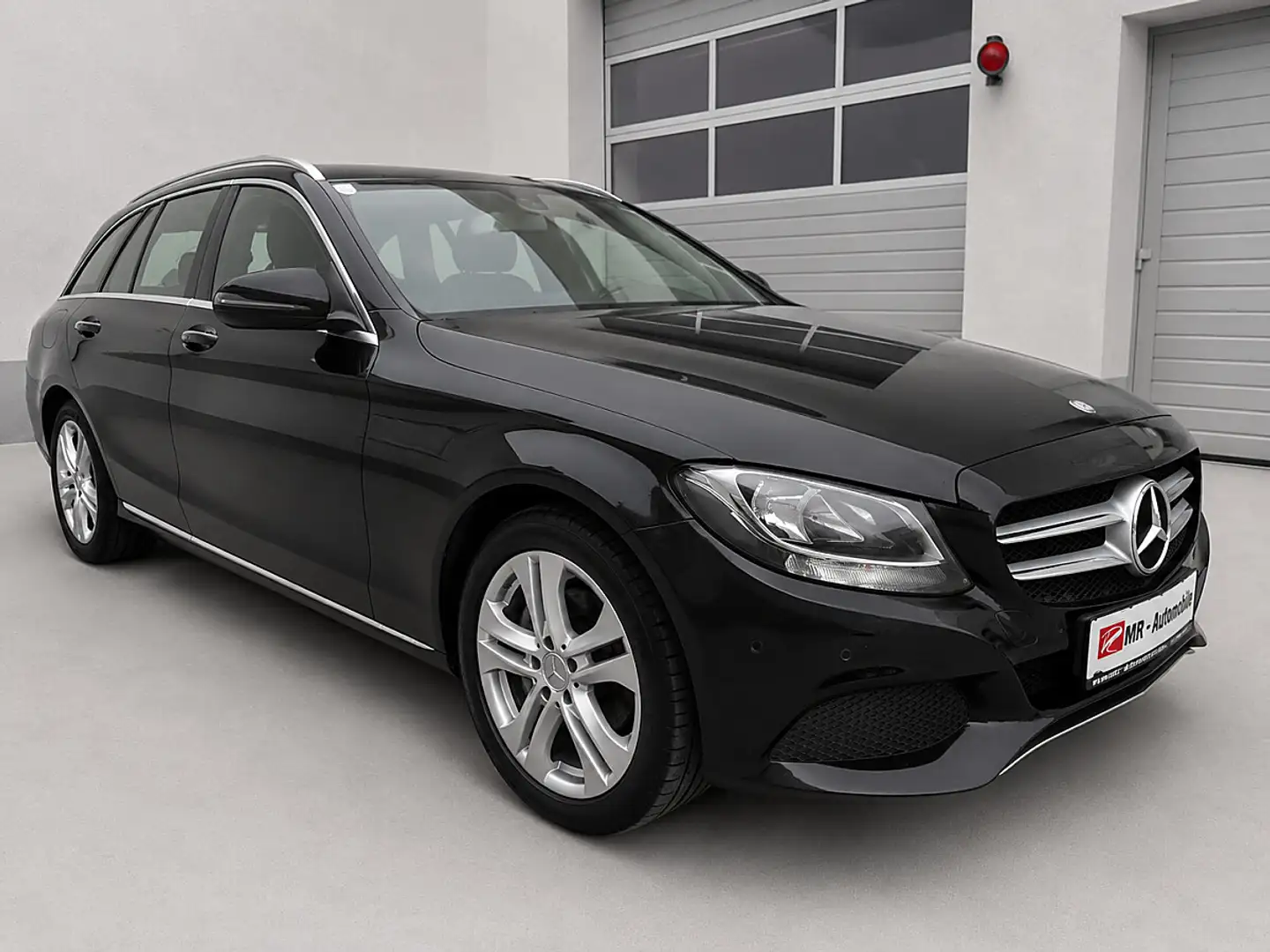Mercedes-Benz C 200 d T Avantgarde Schwarz - 1