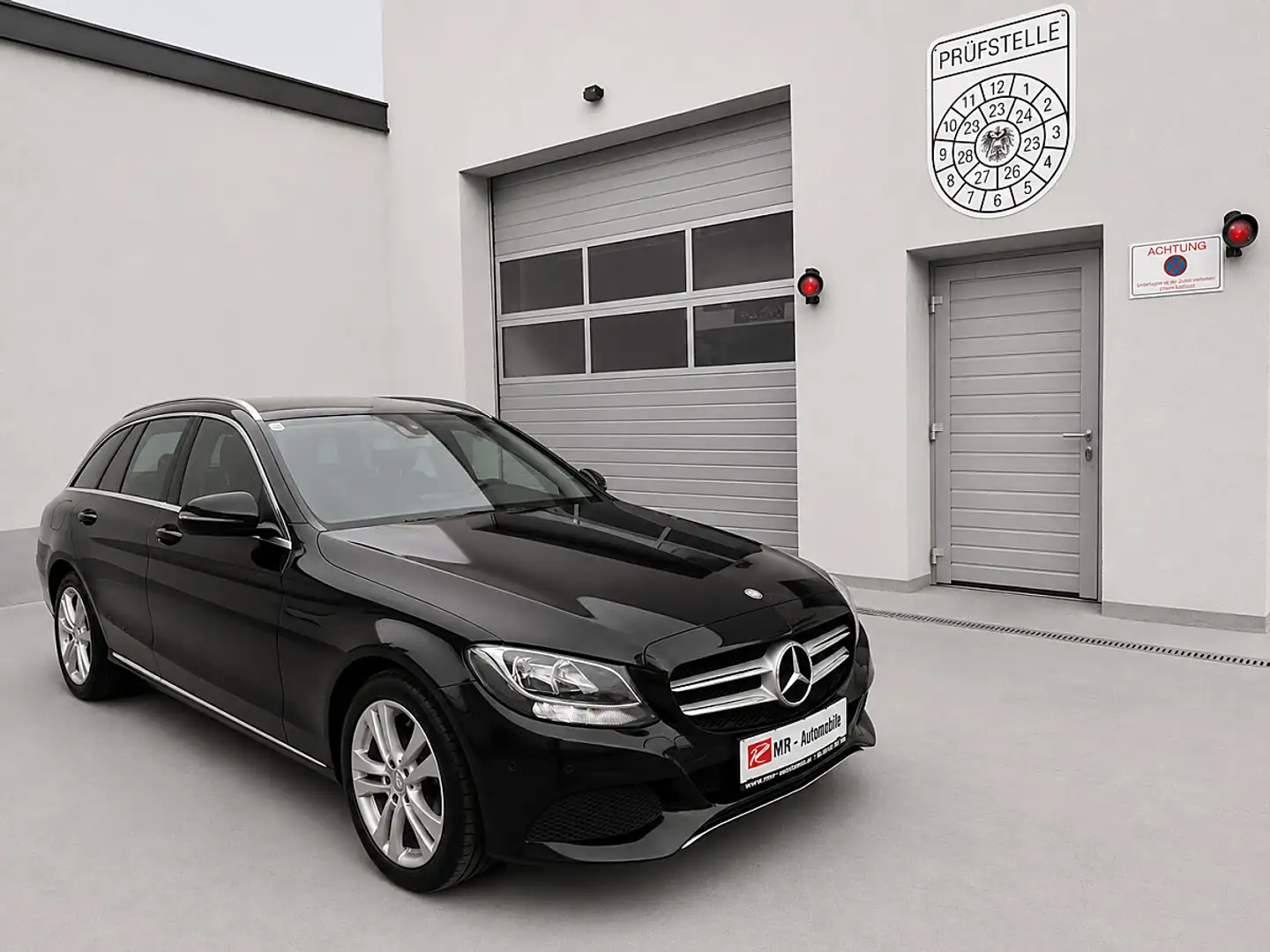Mercedes-Benz C 200 d T Avantgarde Schwarz - 2