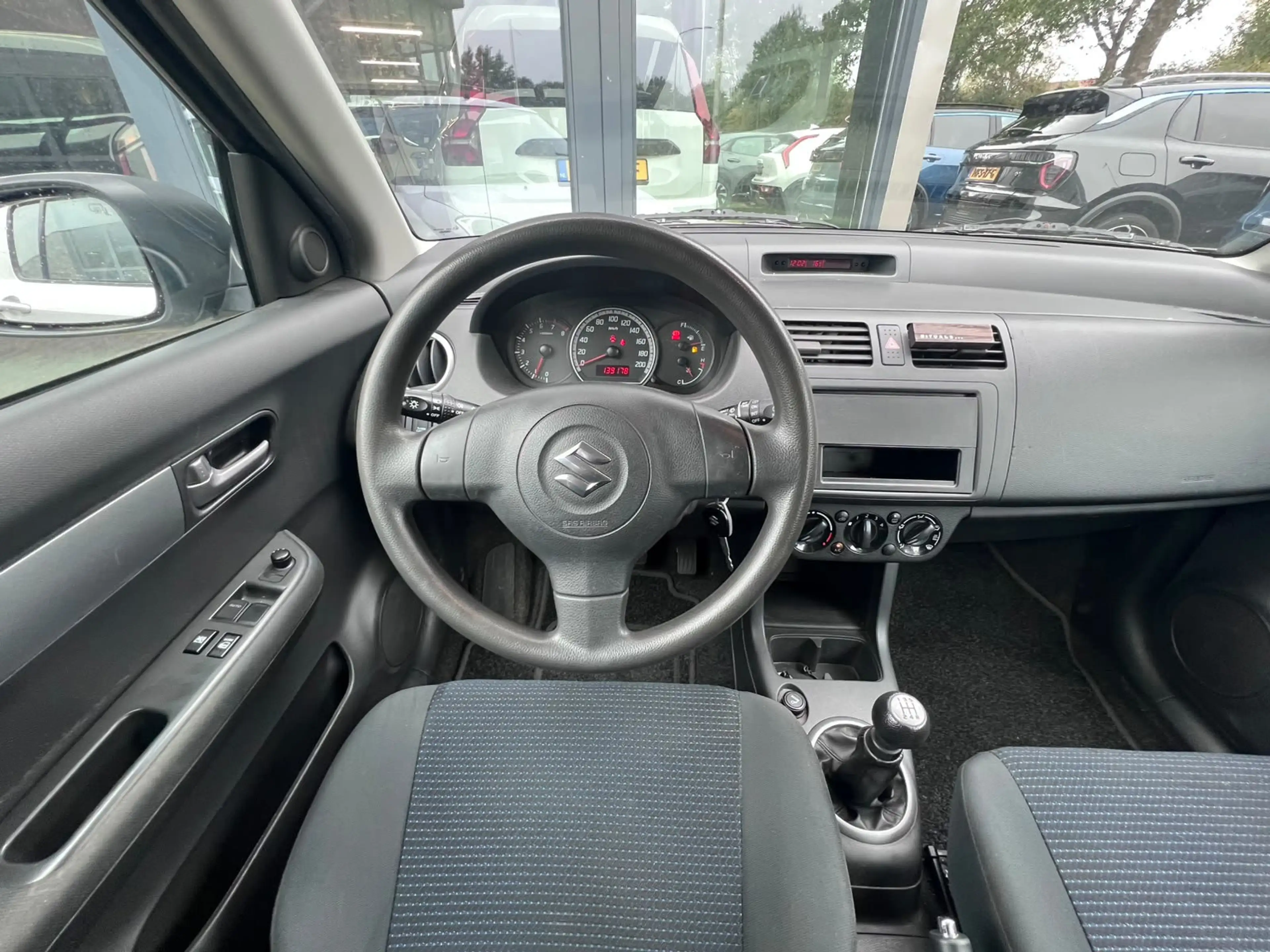 Suzuki Swift 1.3 Comfort | Bluetooth | LM velgen | Airco | Led — photo 11
