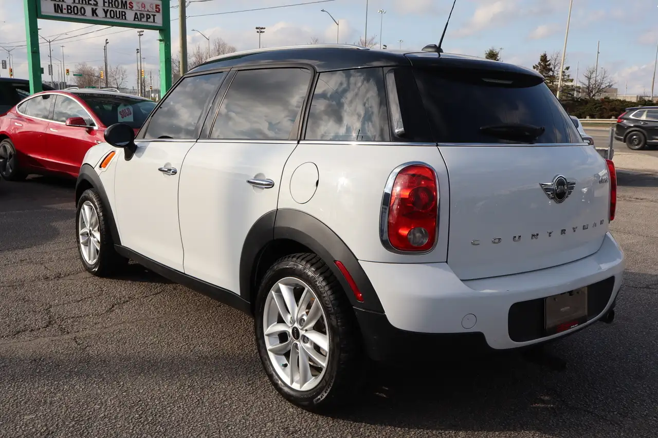 MINI Cooper Countryman снимка MINI Cooper Countryman