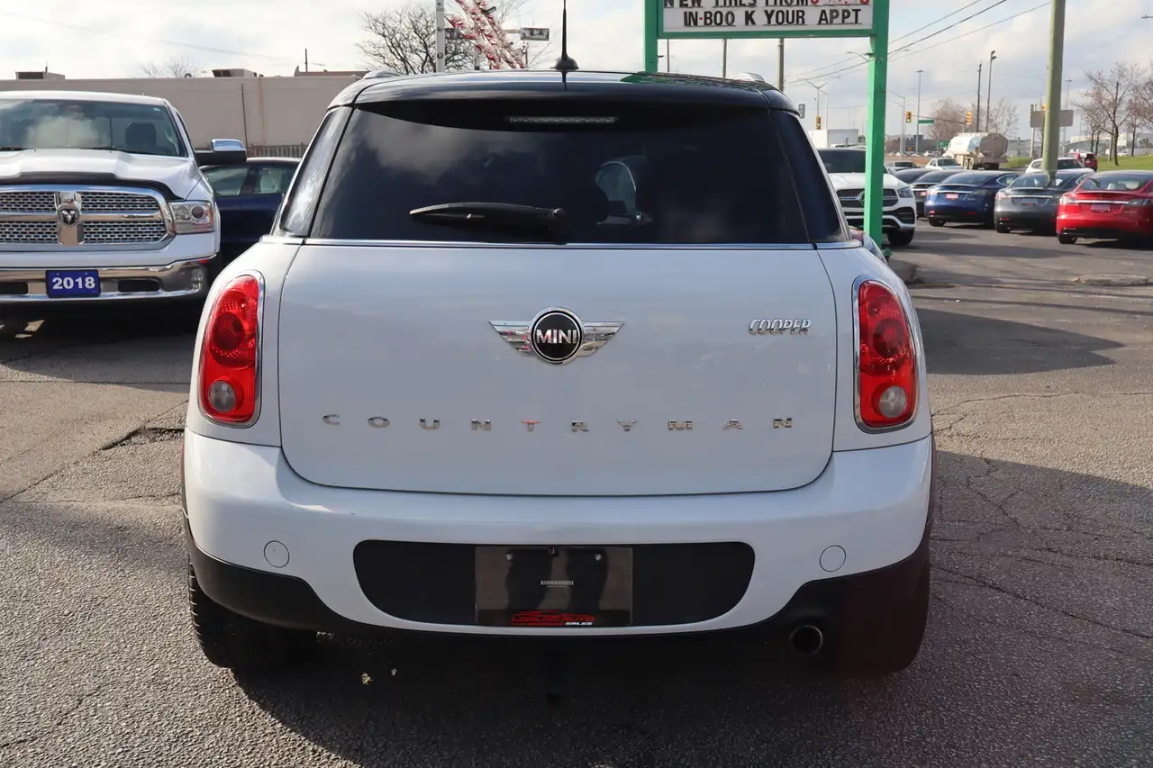 MINI Cooper Countryman снимка MINI Cooper Countryman