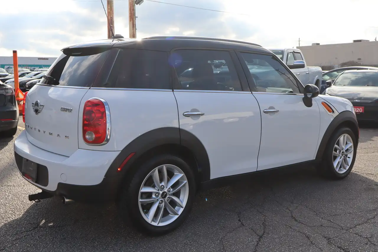MINI Cooper Countryman снимка MINI Cooper Countryman
