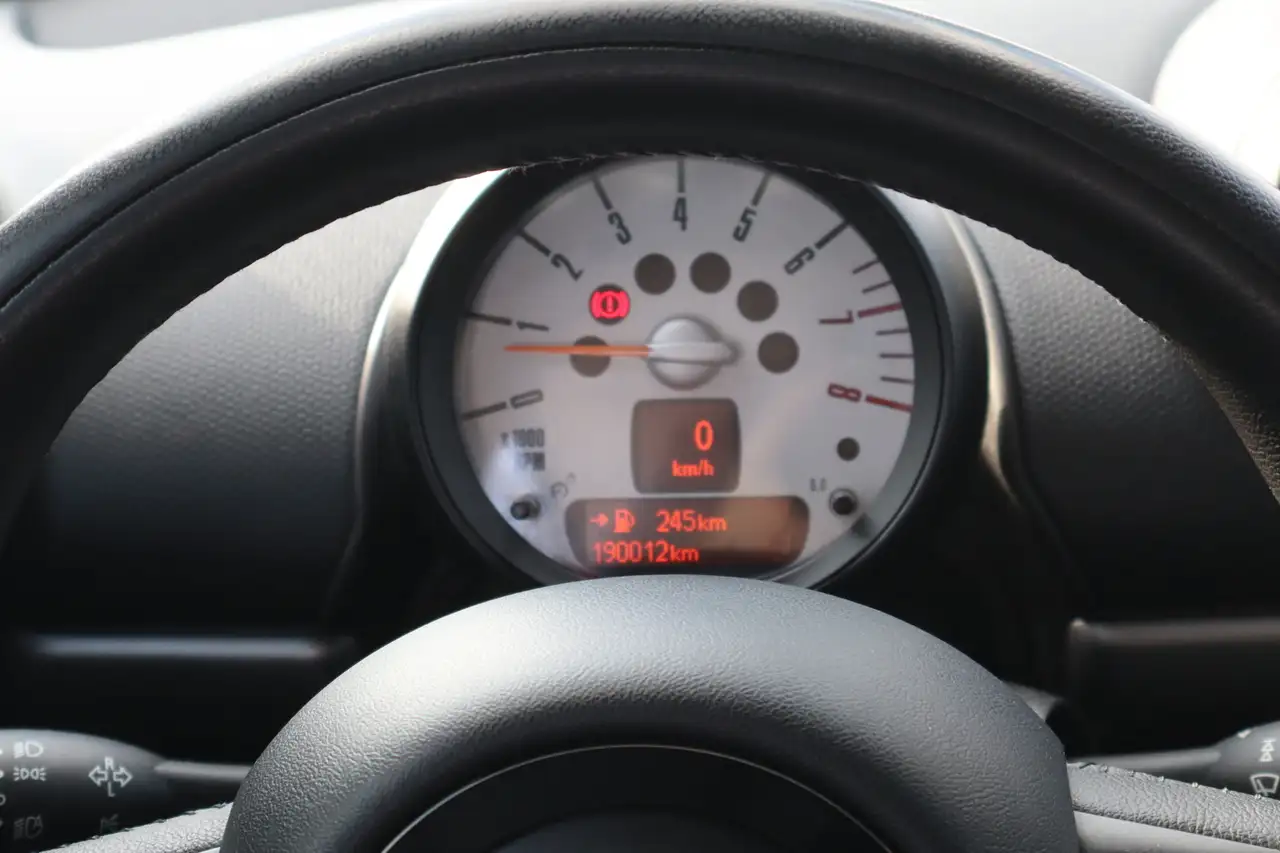 MINI Cooper Countryman снимка MINI Cooper Countryman
