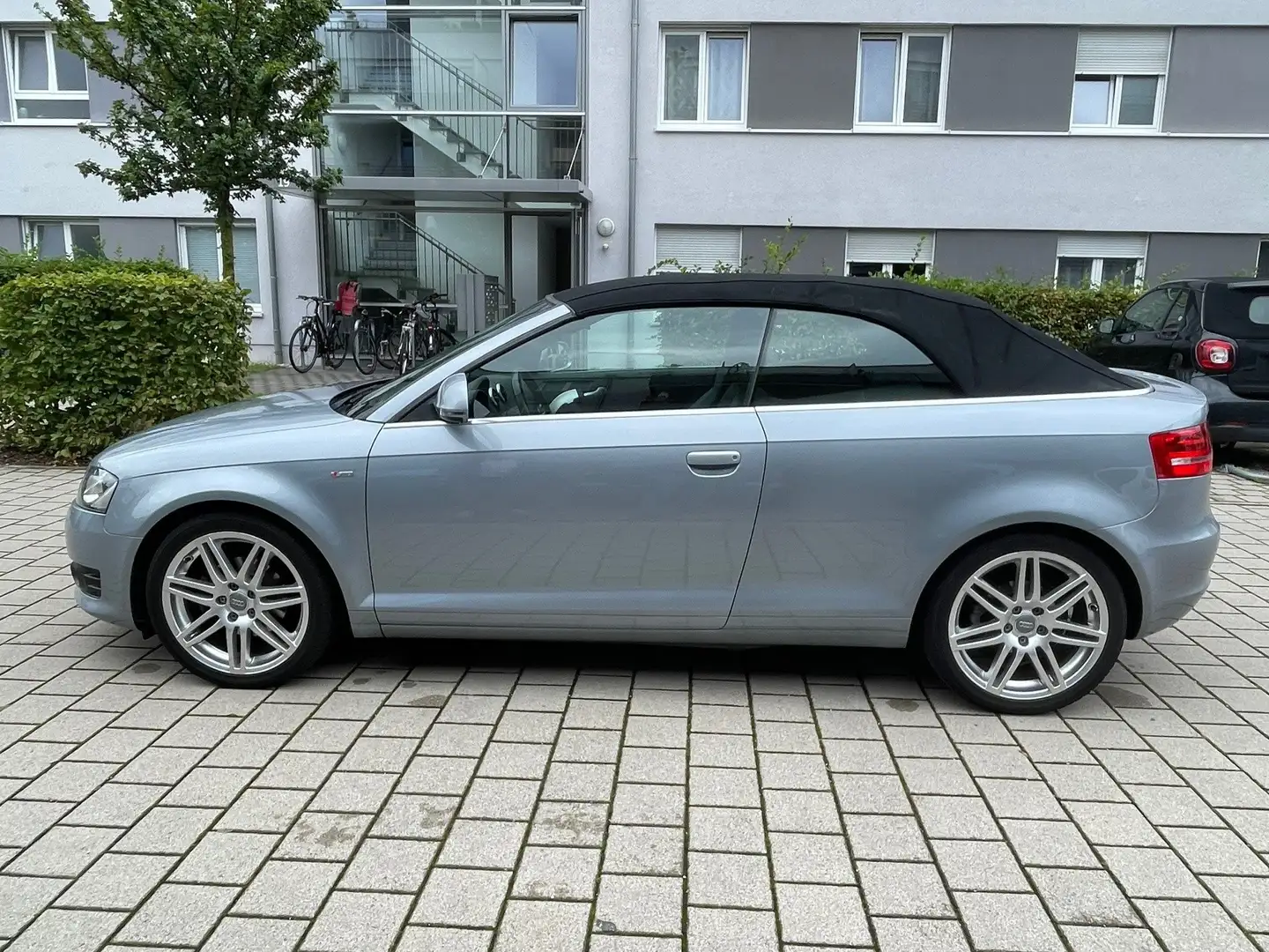 Audi A3 Cabriolet 1.8 TFSI S Line Sportpaket Silber - 2