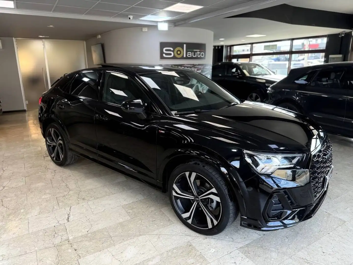 Audi Q3 35 2.0 tdi S line edition s-tronic - 1