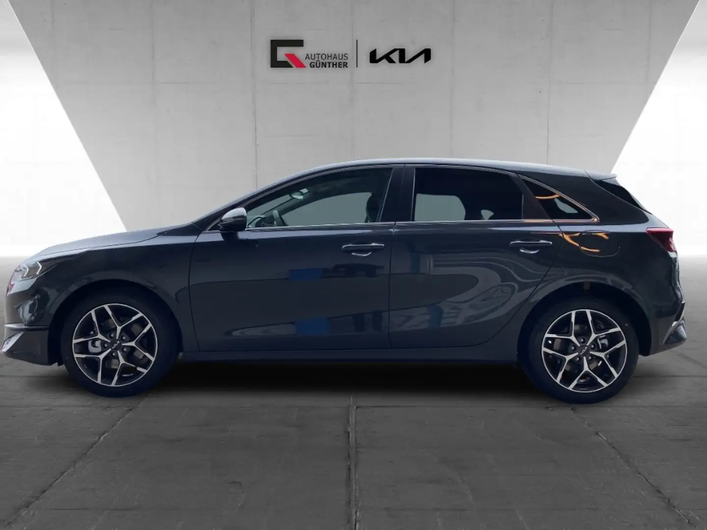 Kia Ceed / cee'd Ultimate Edition 1.5 T-GDI MHEV DCT Style Schwarz - 2