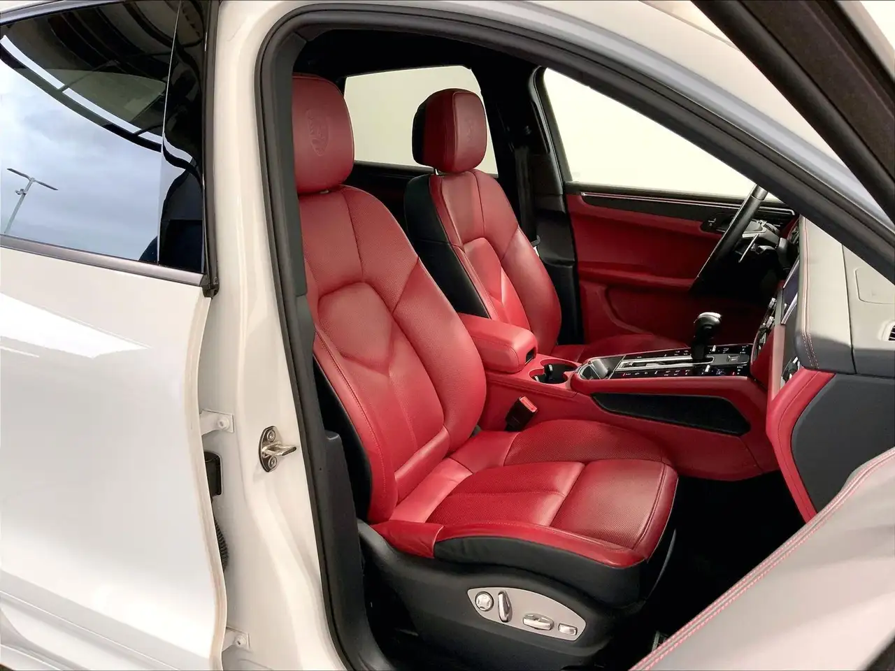 Porsche Macan снимка Porsche Macan