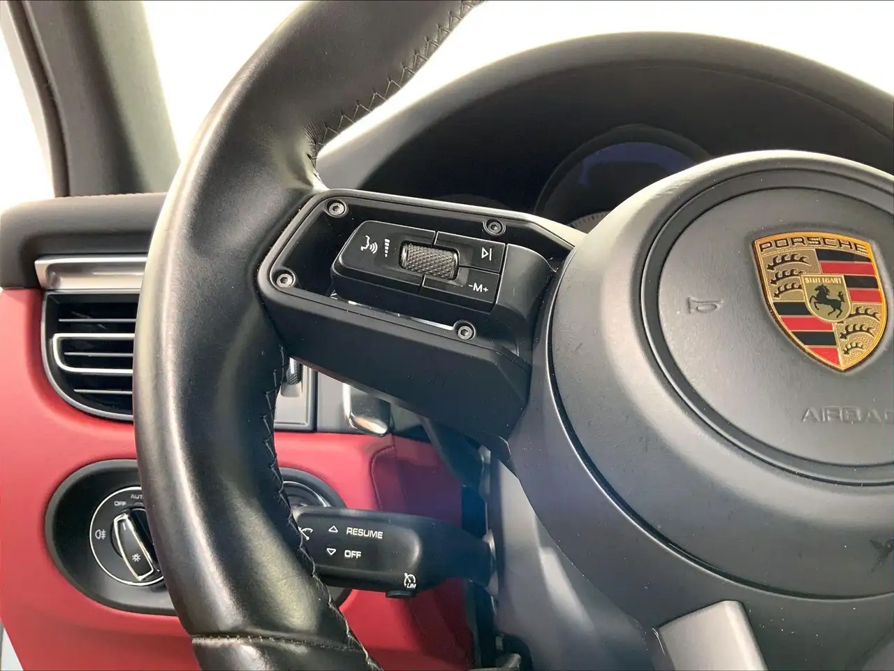 Porsche Macan снимка Porsche Macan